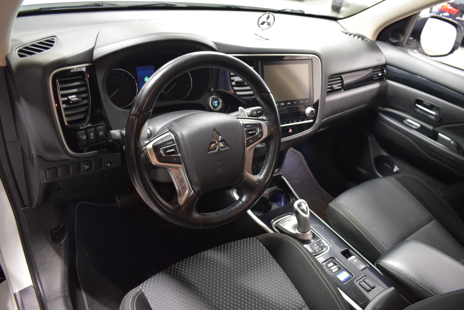 MITSUBISHI Outlander 2020
