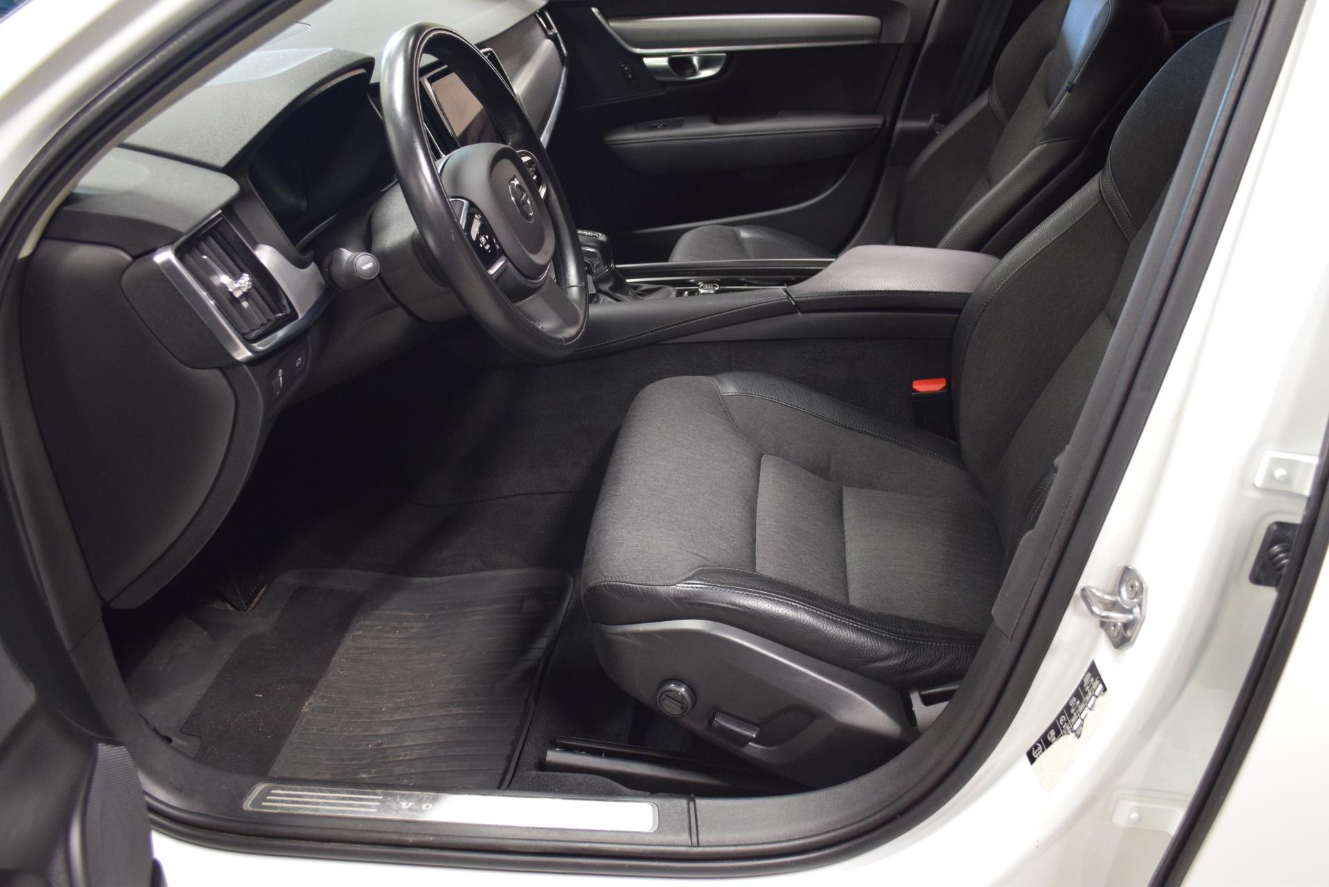 VOLVO V90 2020
