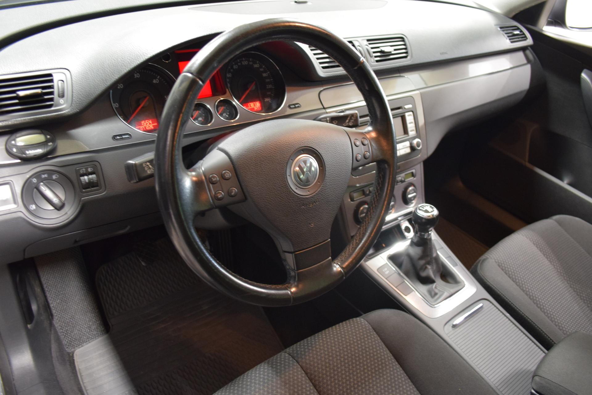 VOLKSWAGEN Passat 2007