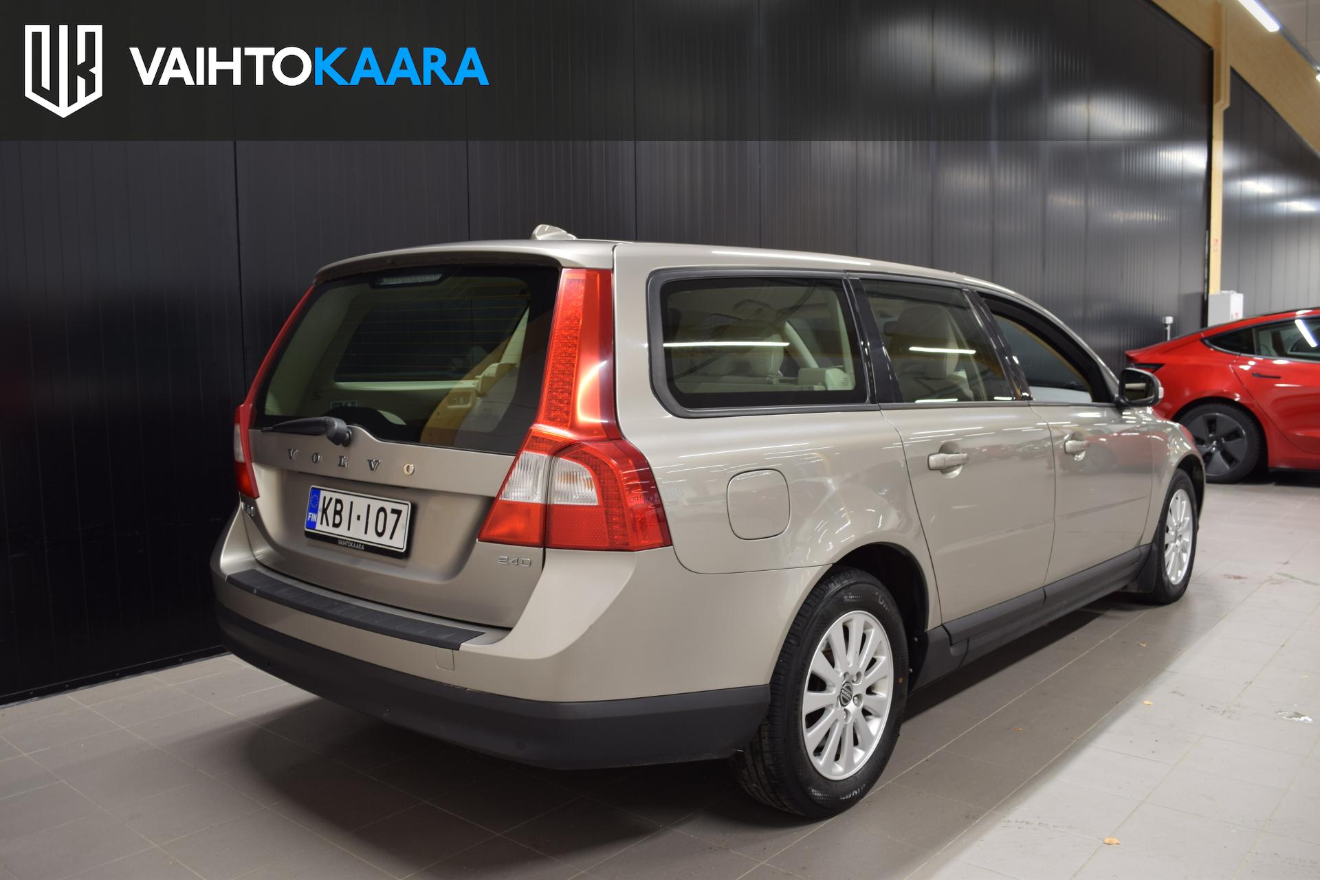 VOLVO V70 7