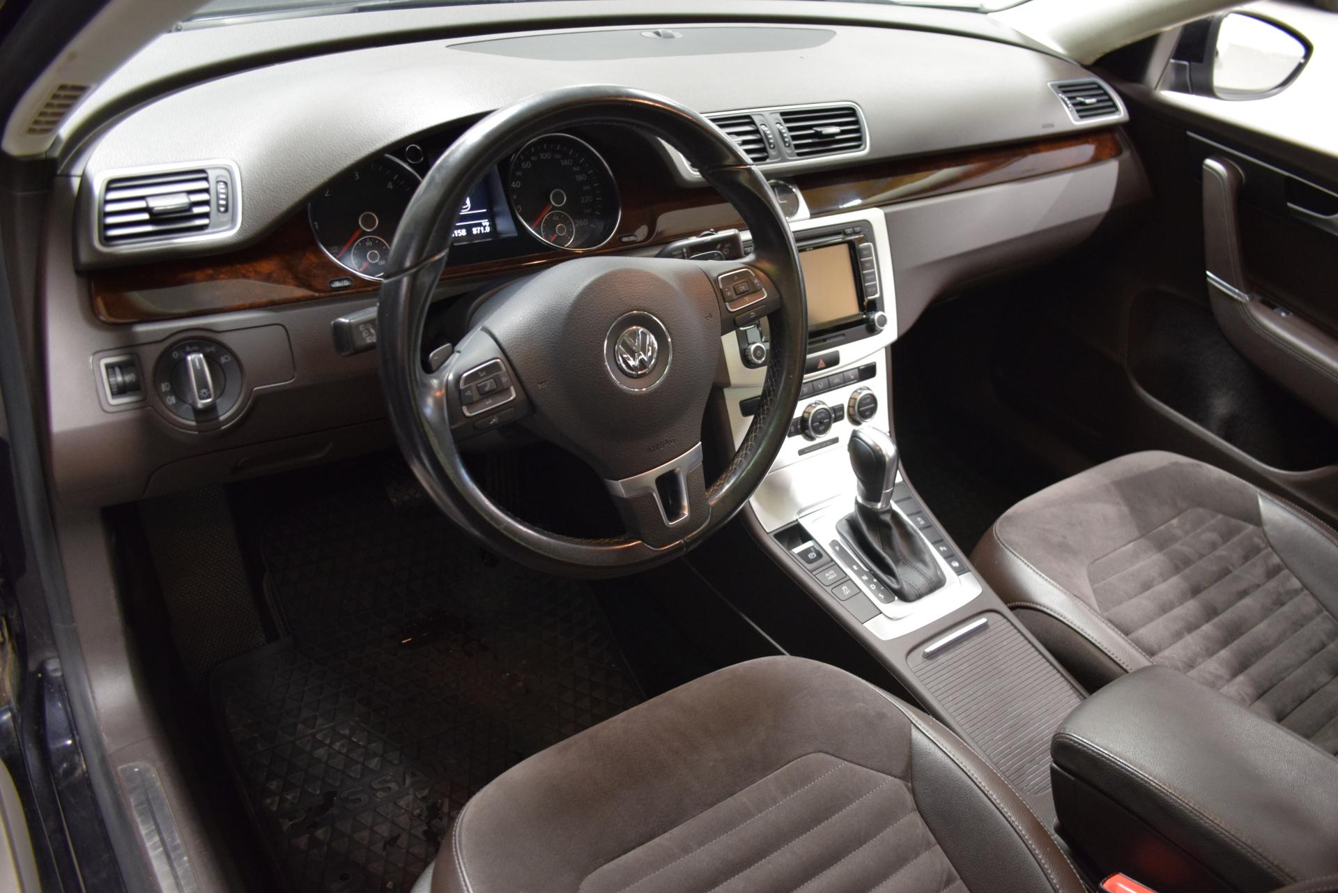 VOLKSWAGEN Passat 2014