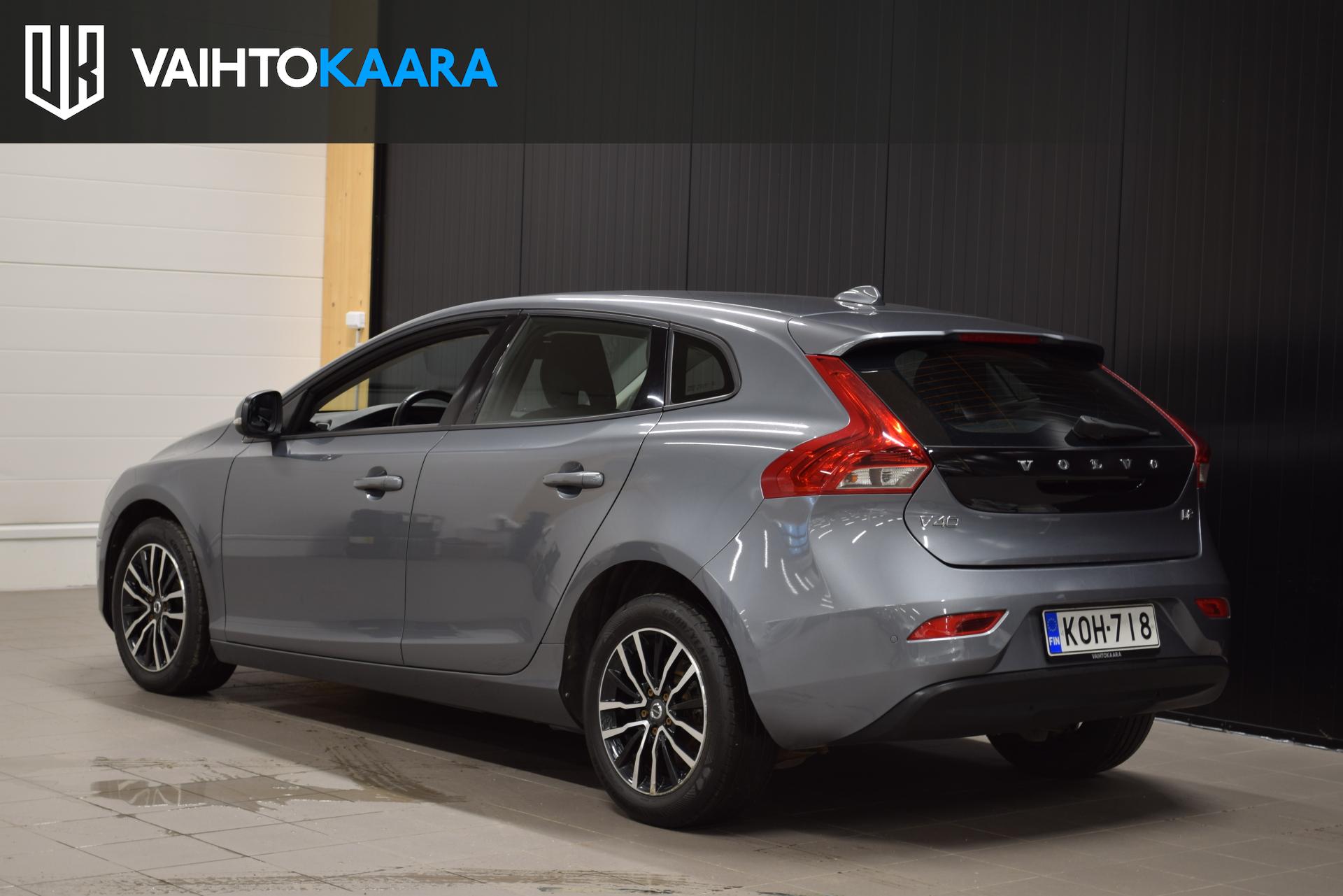 VOLVO V40 2017