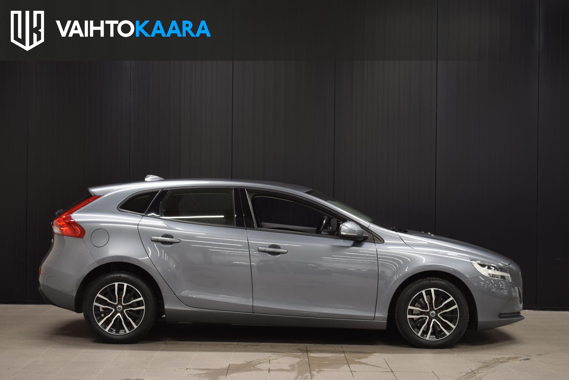 VOLVO V40 2017
