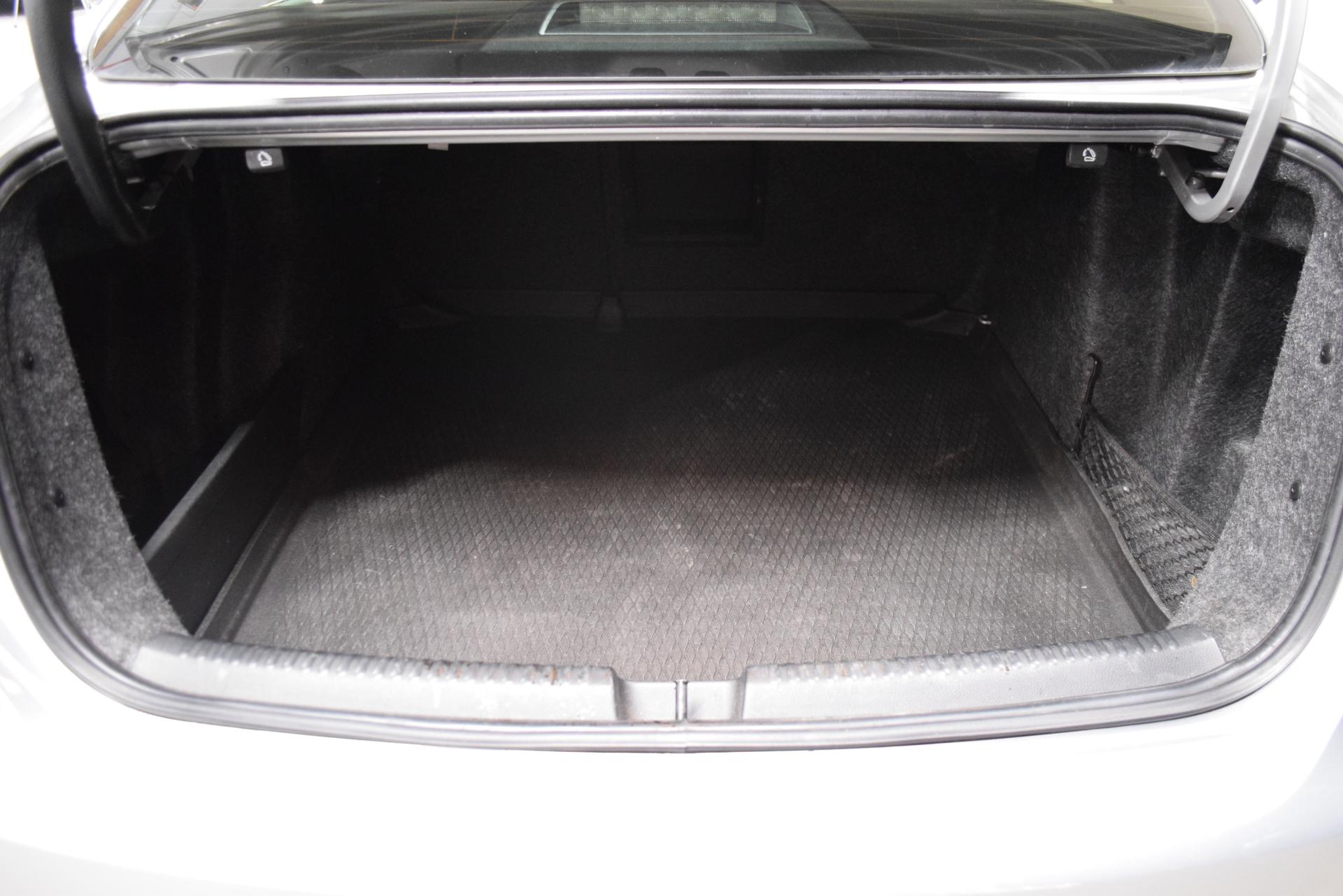 VOLKSWAGEN Jetta 2012