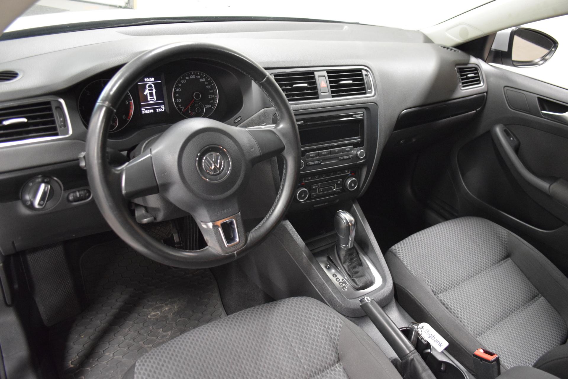 VOLKSWAGEN Jetta 2012