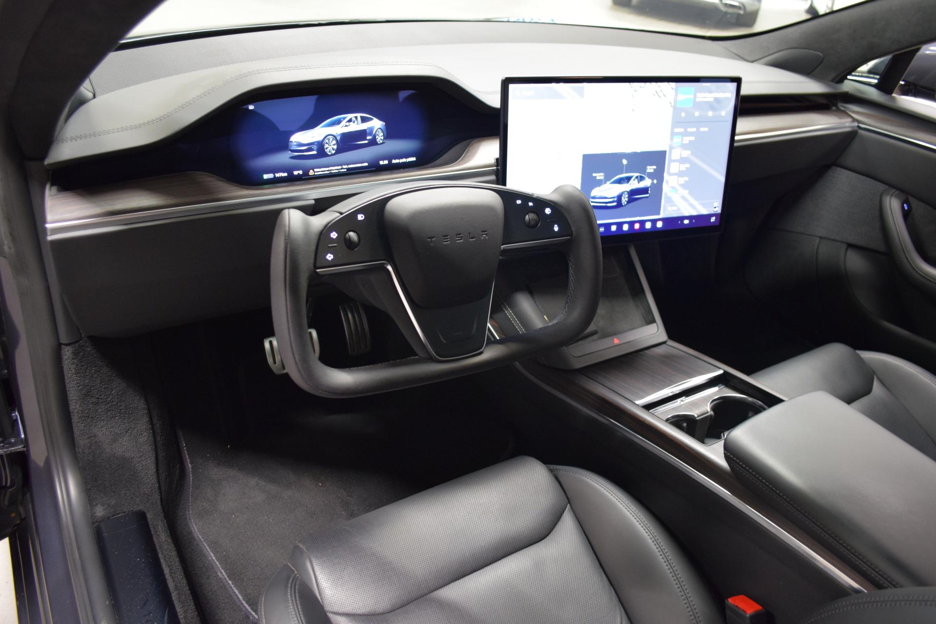 TESLA Model S 2023