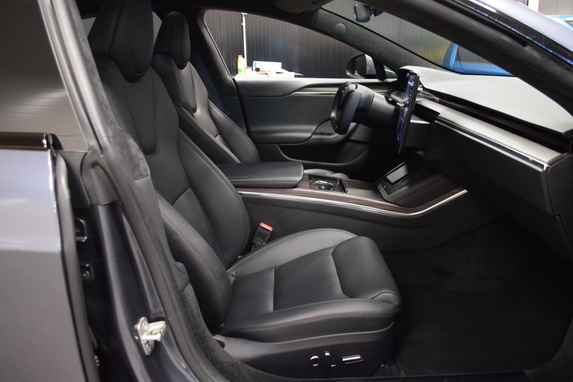TESLA Model S 2023
