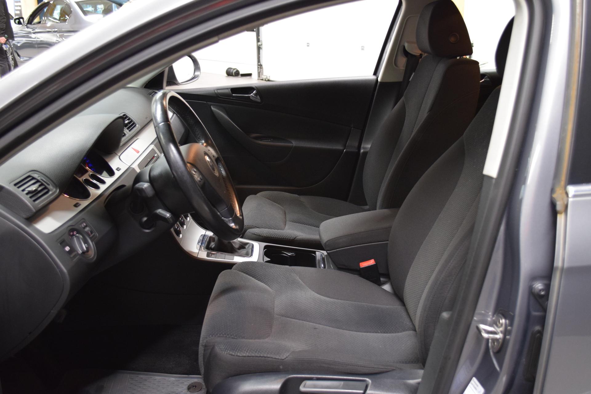 VOLKSWAGEN Passat 2008