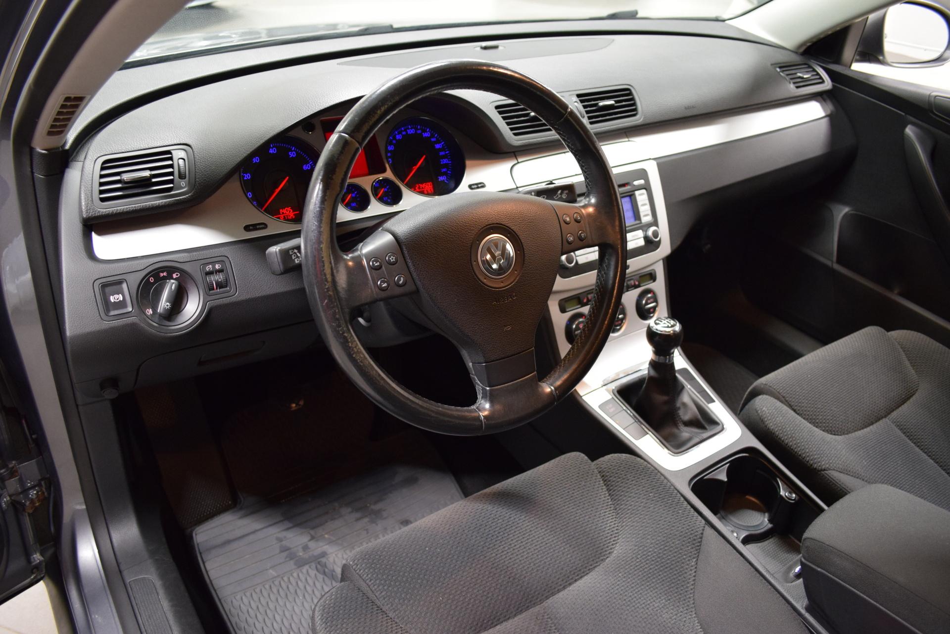 VOLKSWAGEN Passat 2008