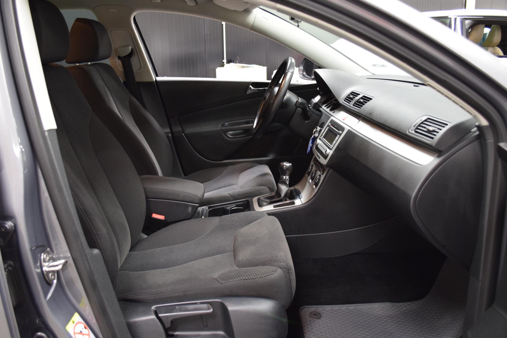 VOLKSWAGEN Passat 2008