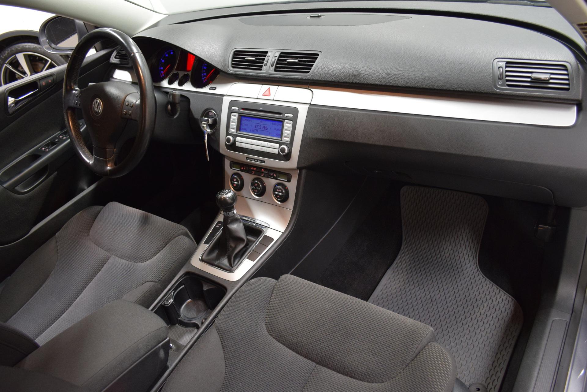 VOLKSWAGEN Passat 2008