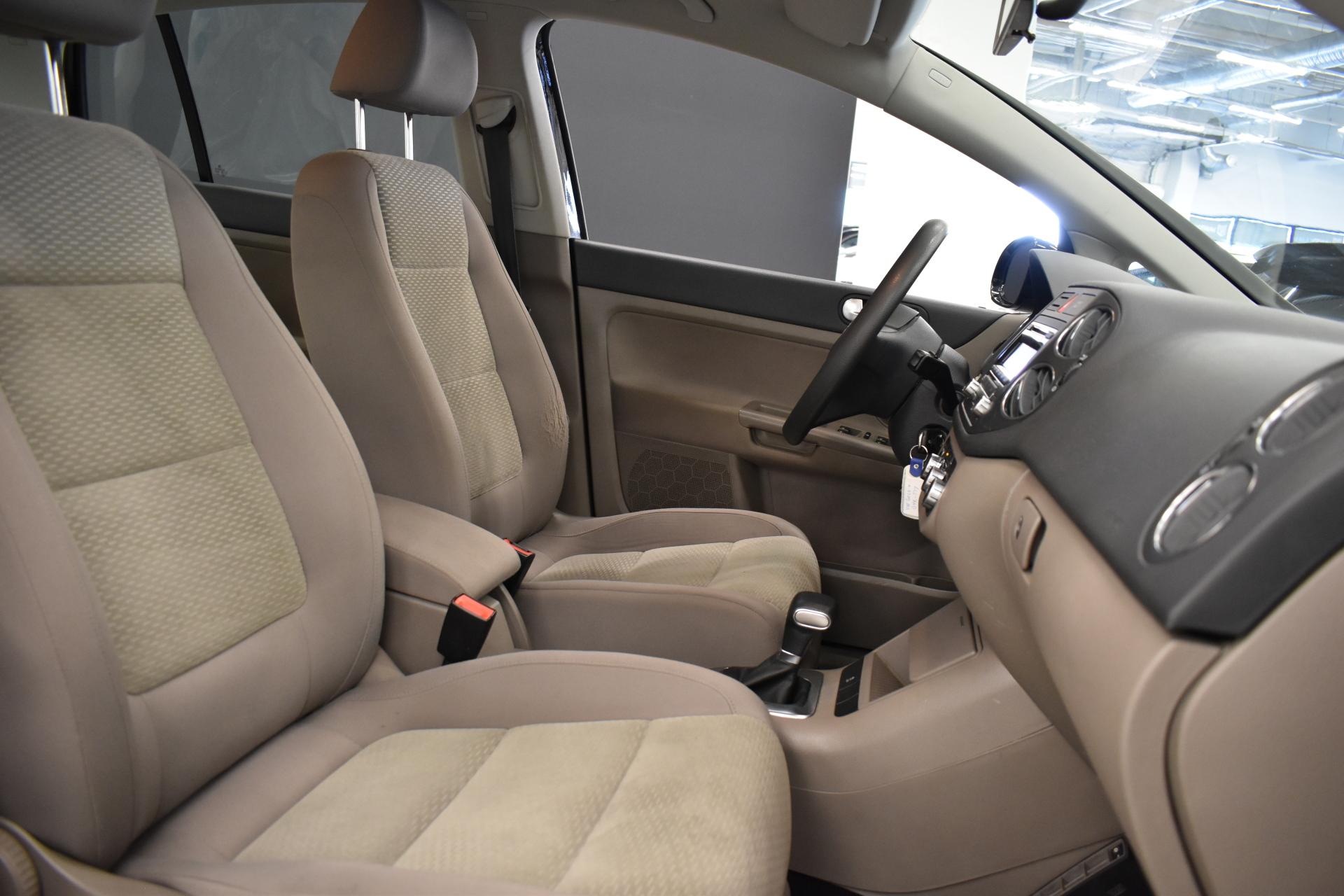 VOLKSWAGEN Golf Plus 2010