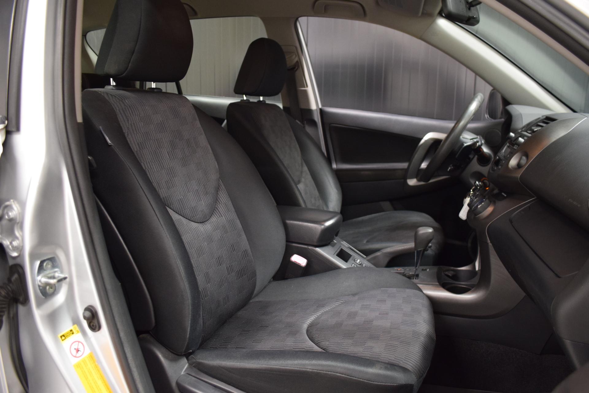 TOYOTA RAV4 13