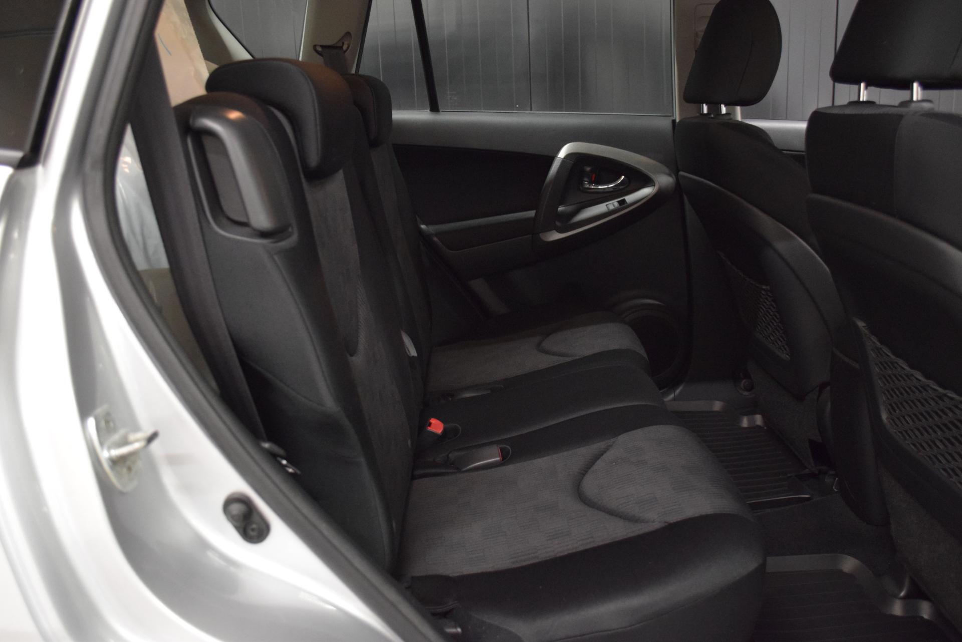 TOYOTA RAV4 14
