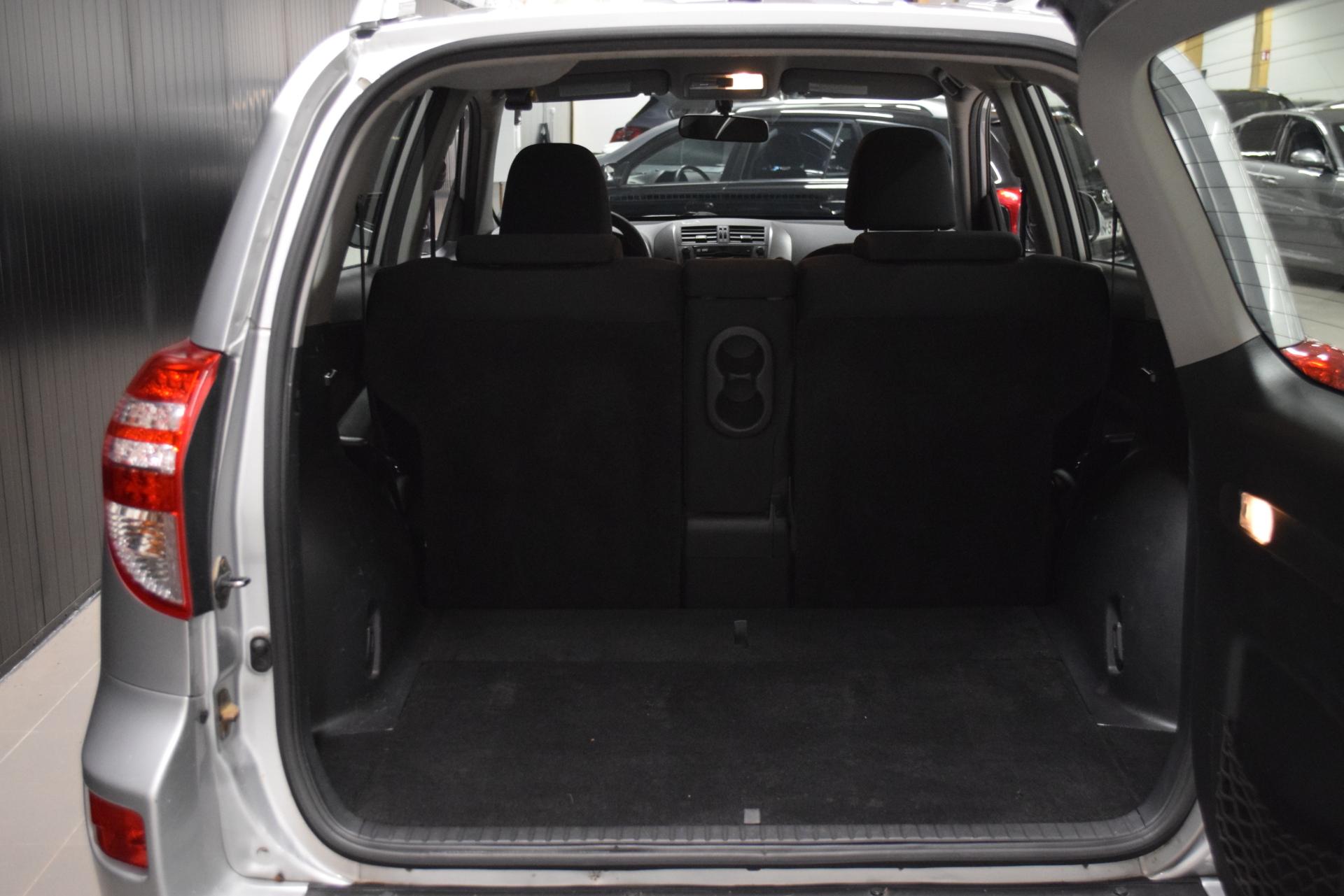 TOYOTA RAV4 15