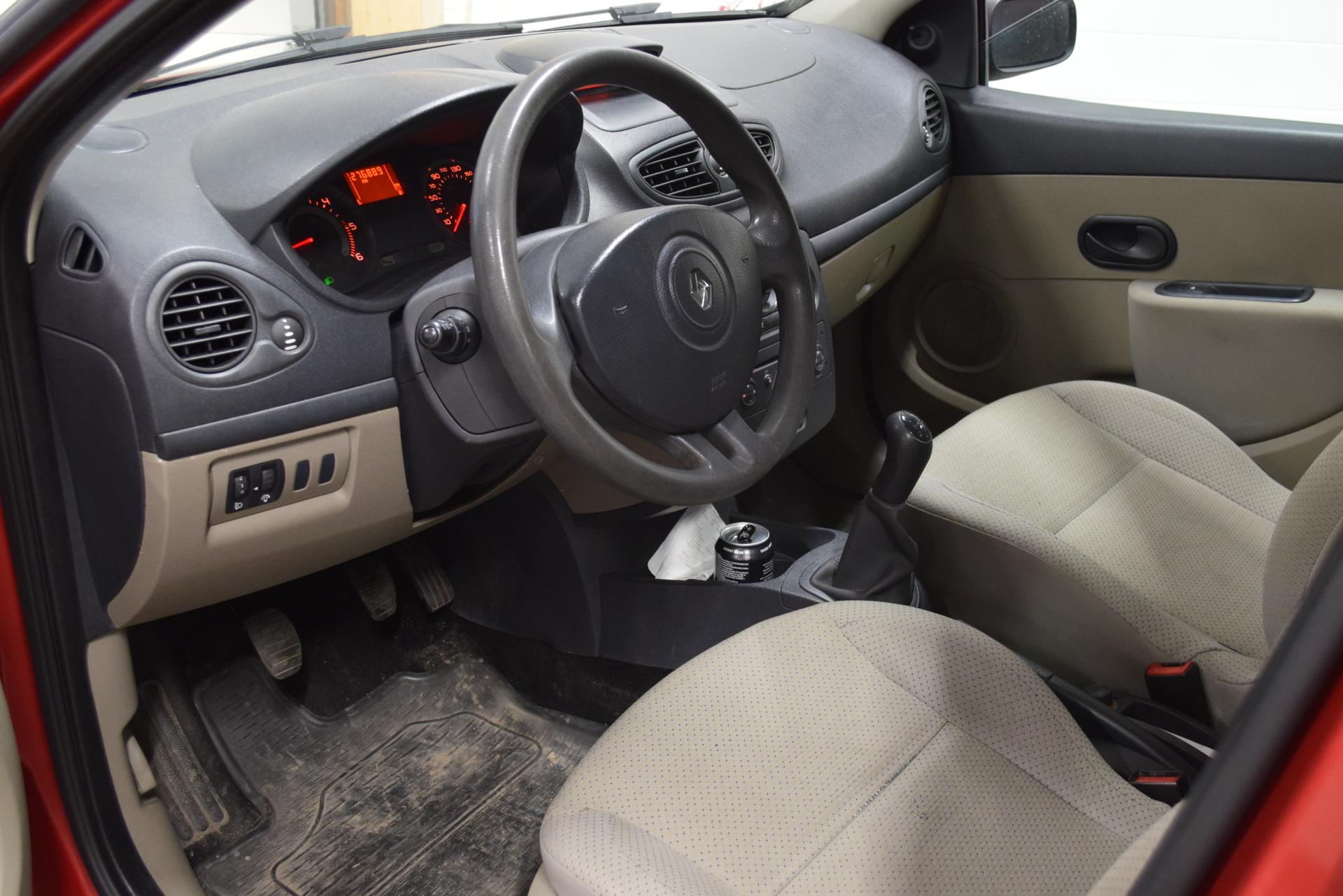 RENAULT Clio 2006