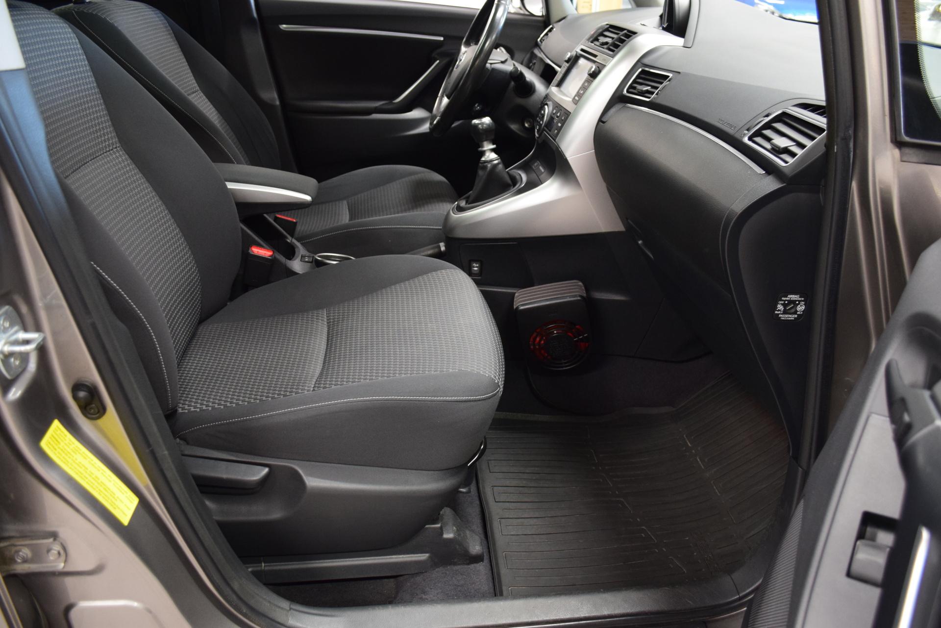 TOYOTA Verso 2015