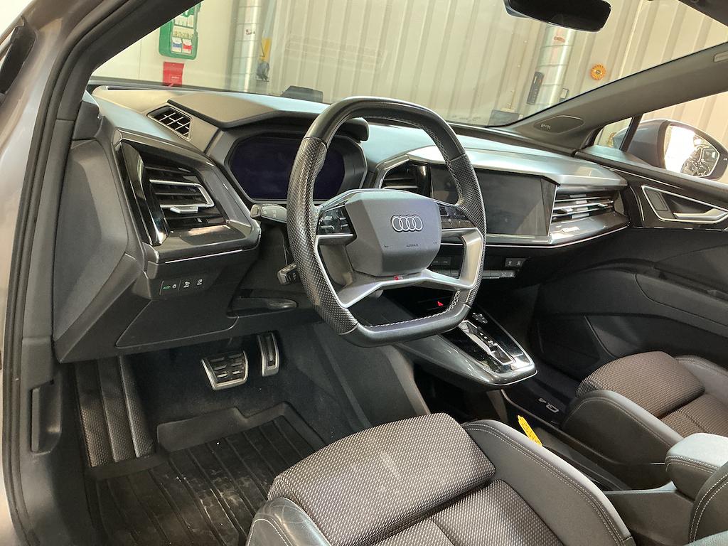 AUDI Q4 e-tron 2022