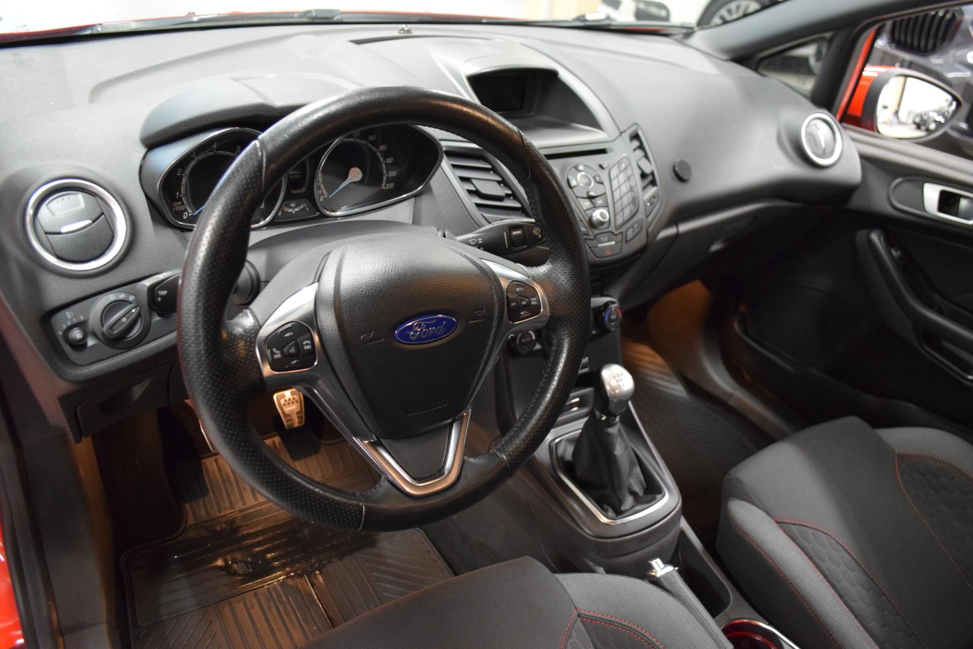 FORD Fiesta 12