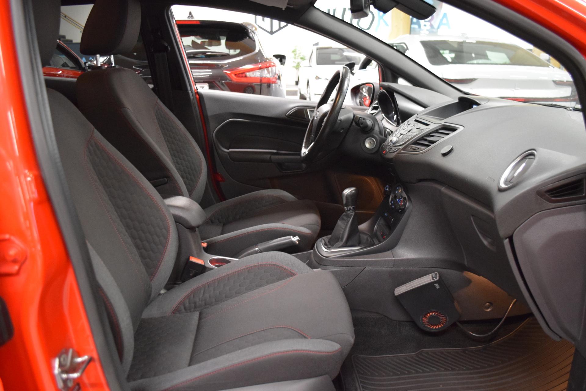 FORD Fiesta 13