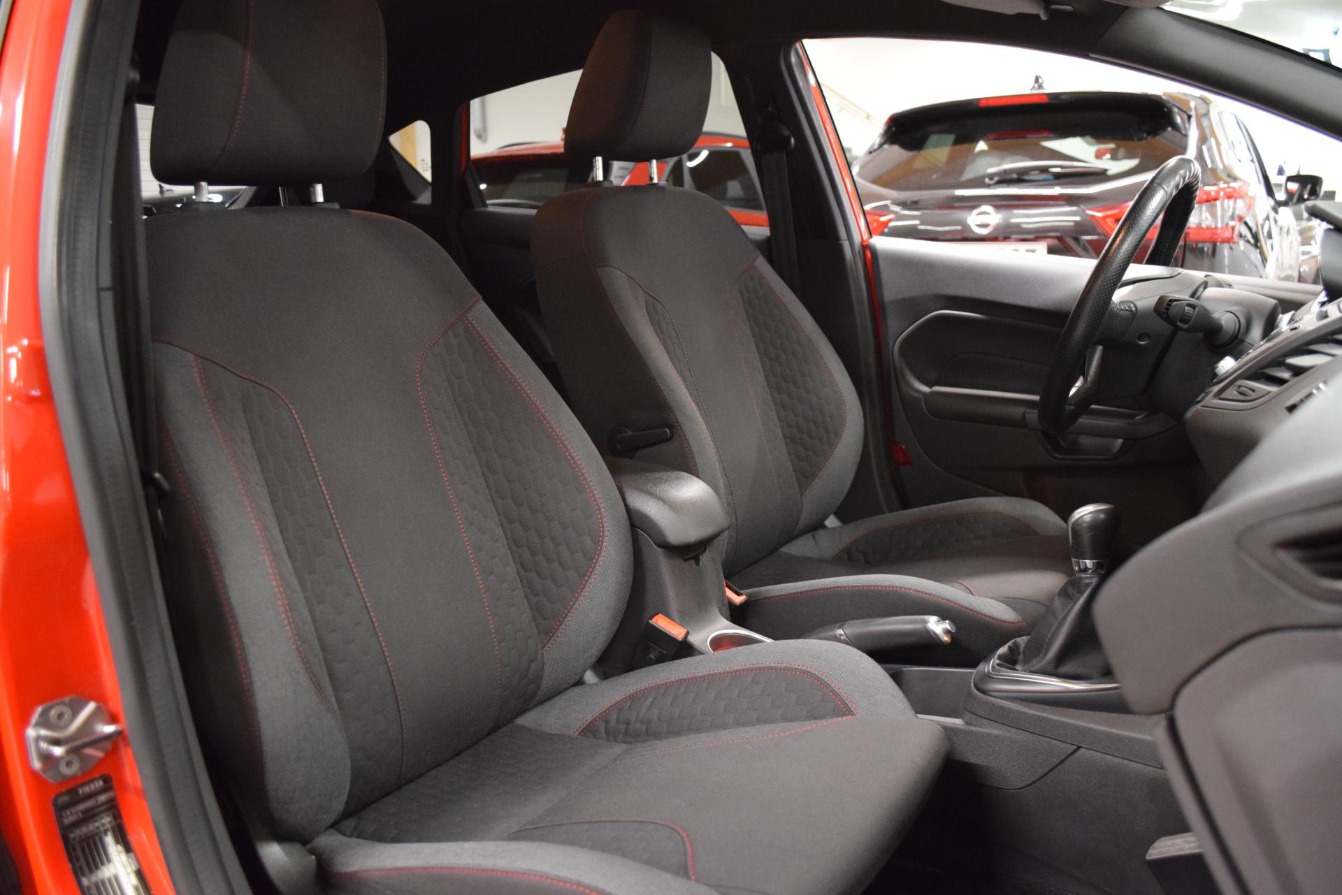 FORD Fiesta 15
