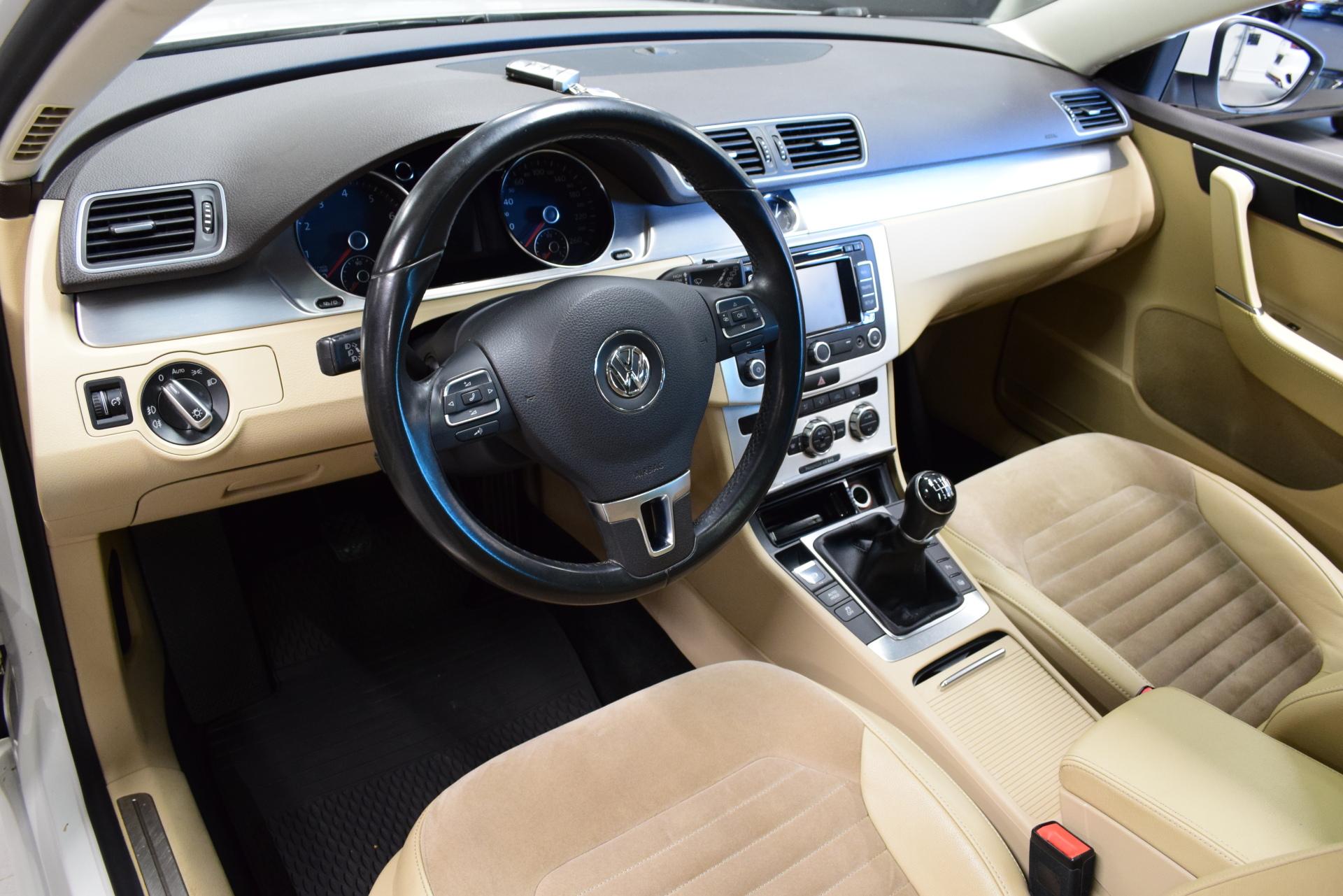 VOLKSWAGEN Passat 2013
