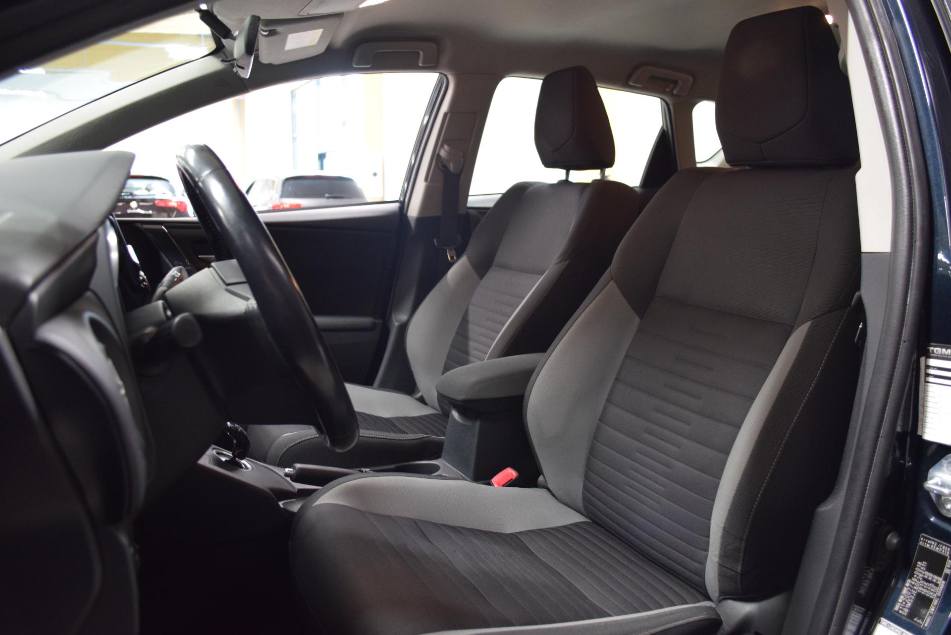 TOYOTA Auris 2016