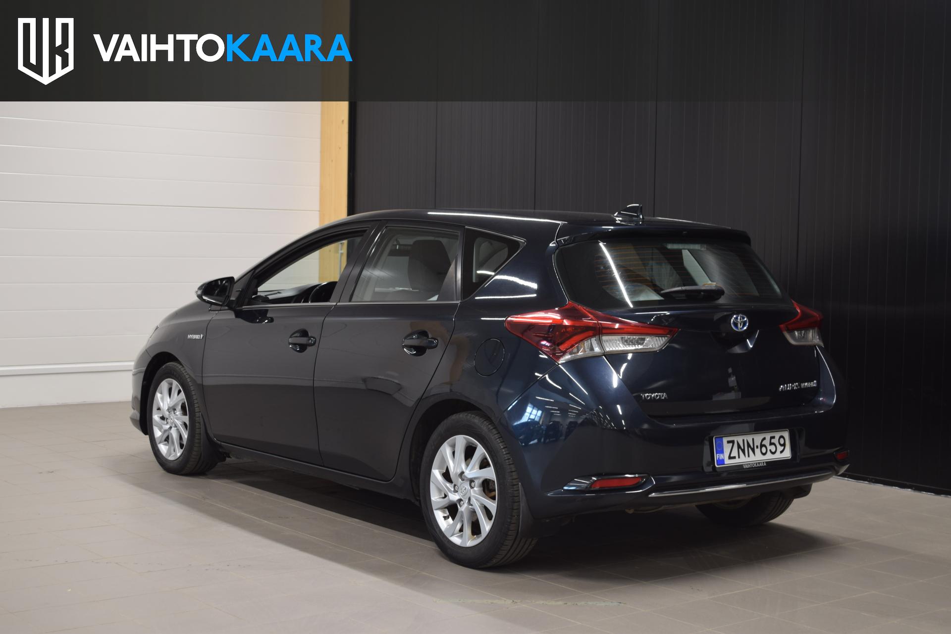 TOYOTA Auris 2016