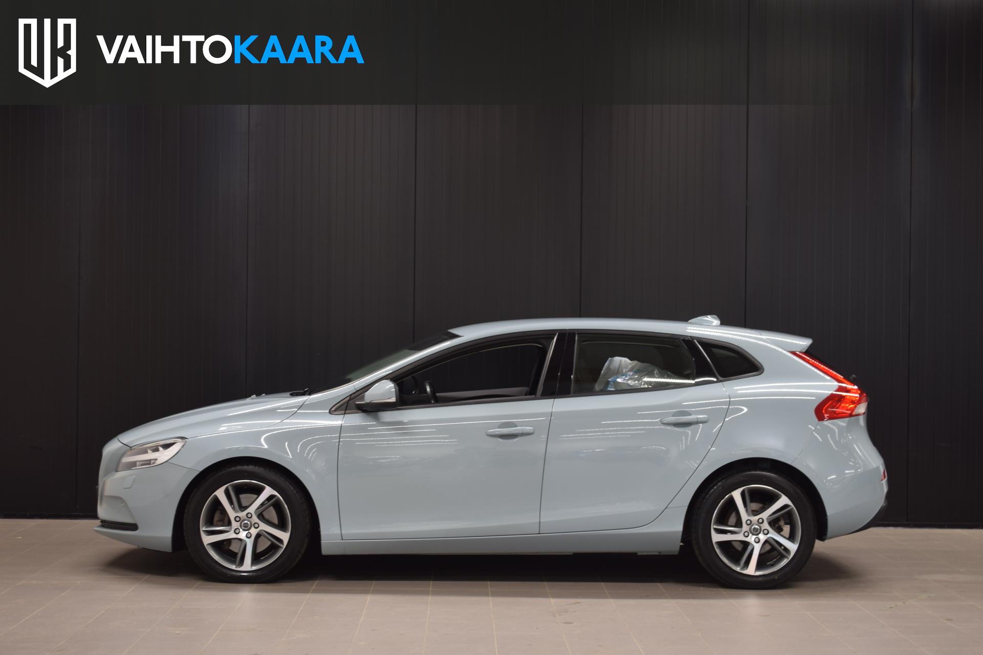 VOLVO V40 2018