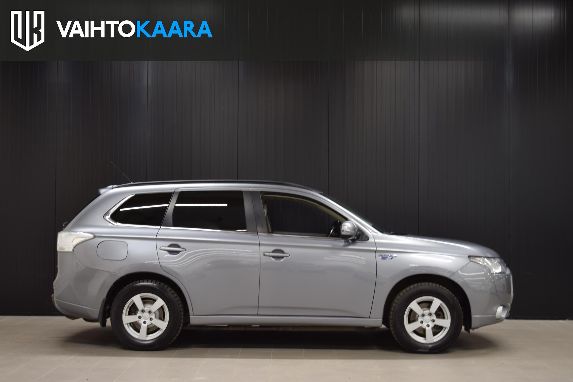 MITSUBISHI Outlander PHEV 2015