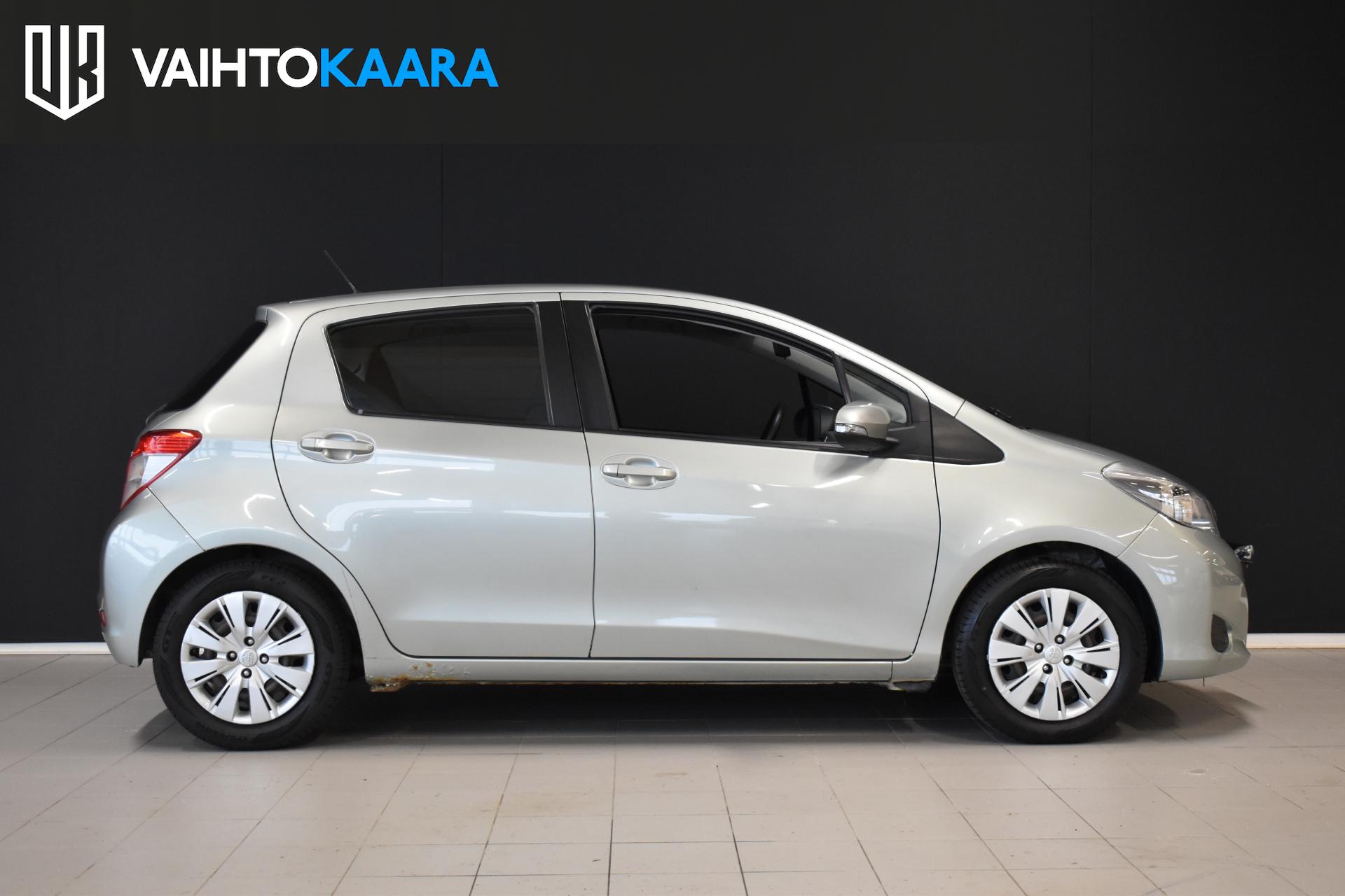 TOYOTA Yaris 2012