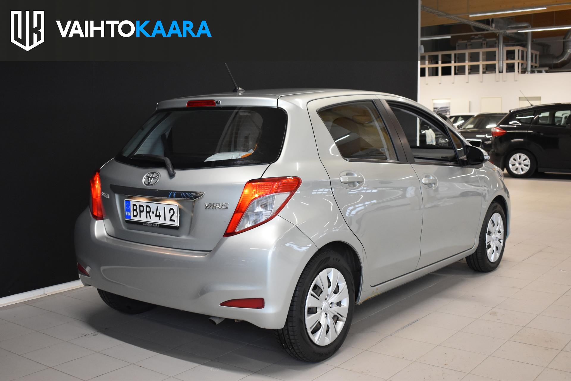 TOYOTA Yaris 2012