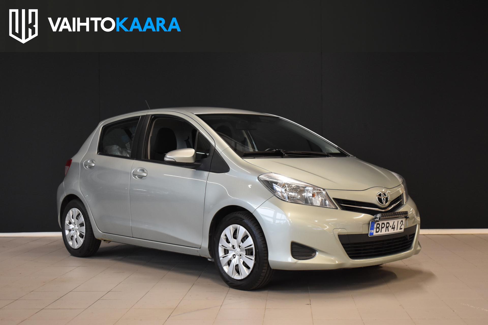 TOYOTA Yaris 2012