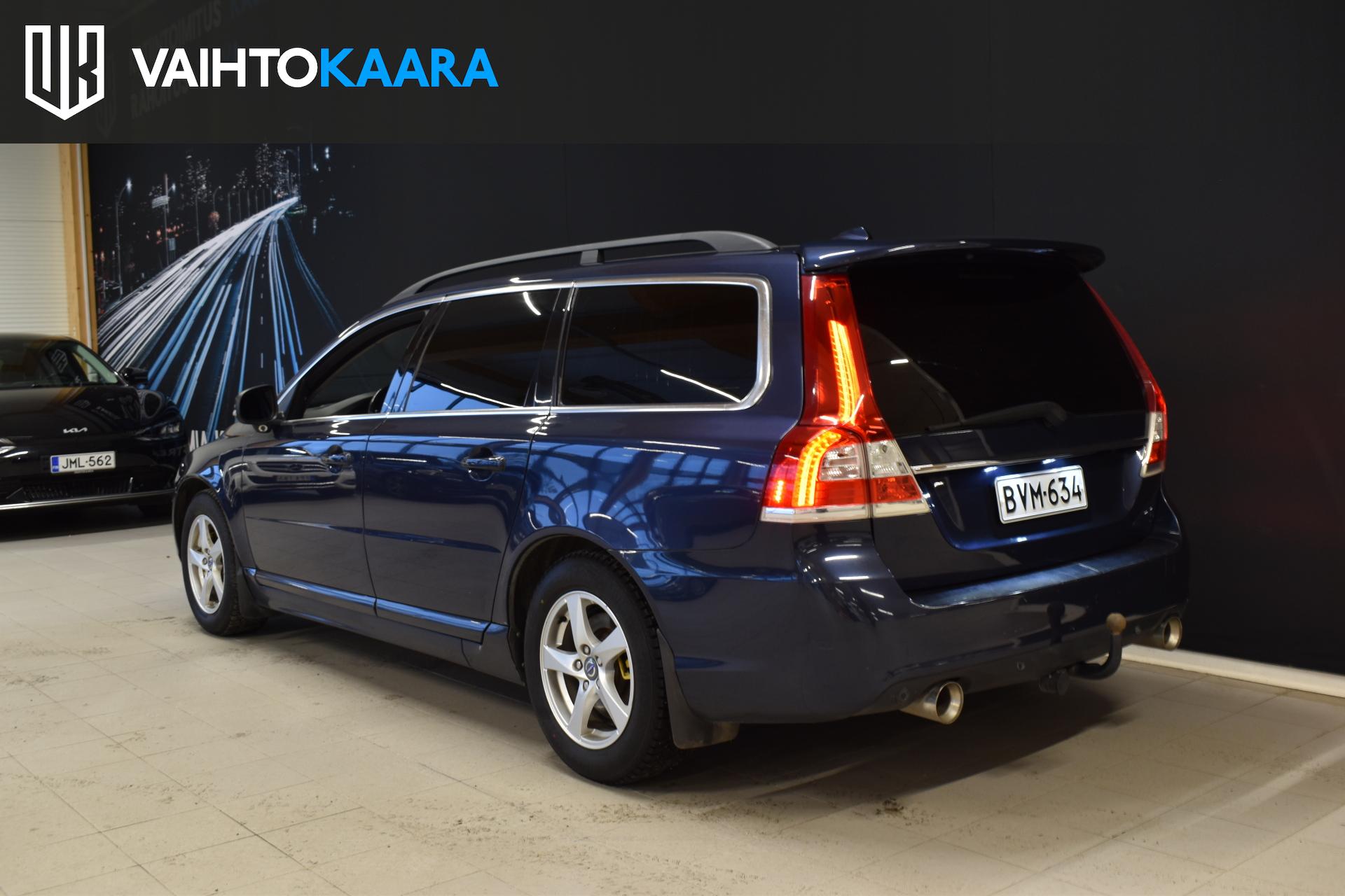VOLVO V70 2015