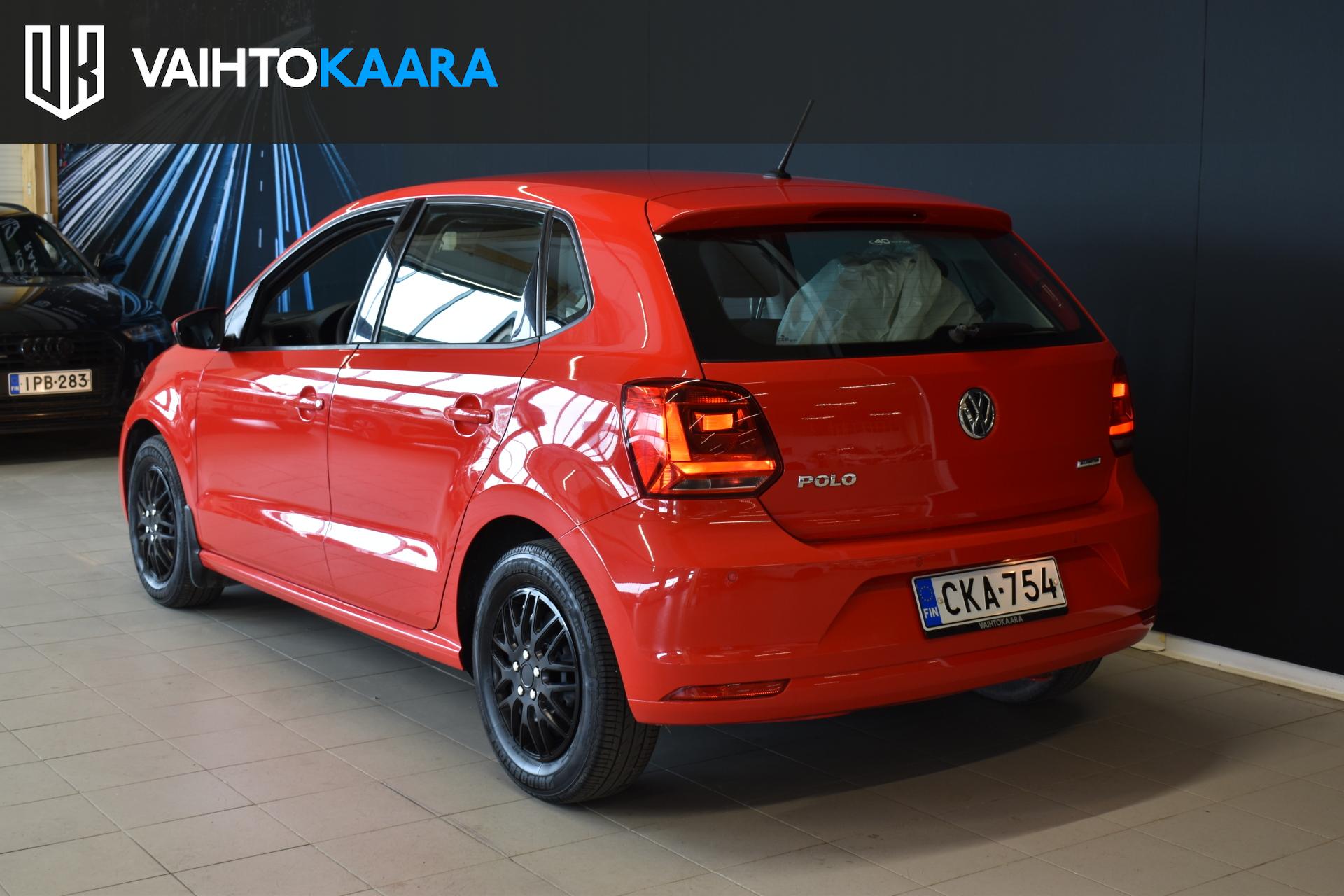 VOLKSWAGEN Polo 2015