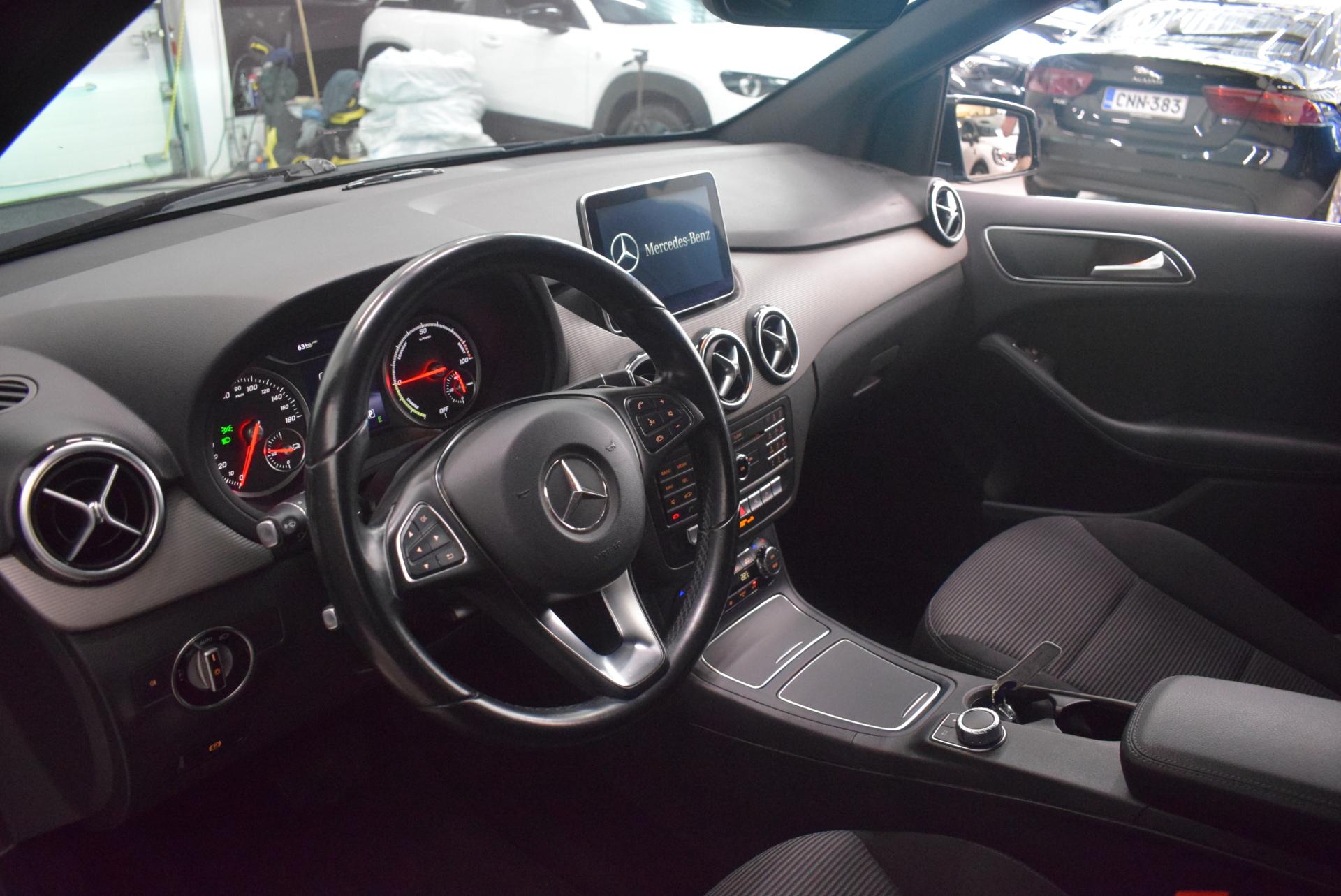 MERCEDES-BENZ B 2015