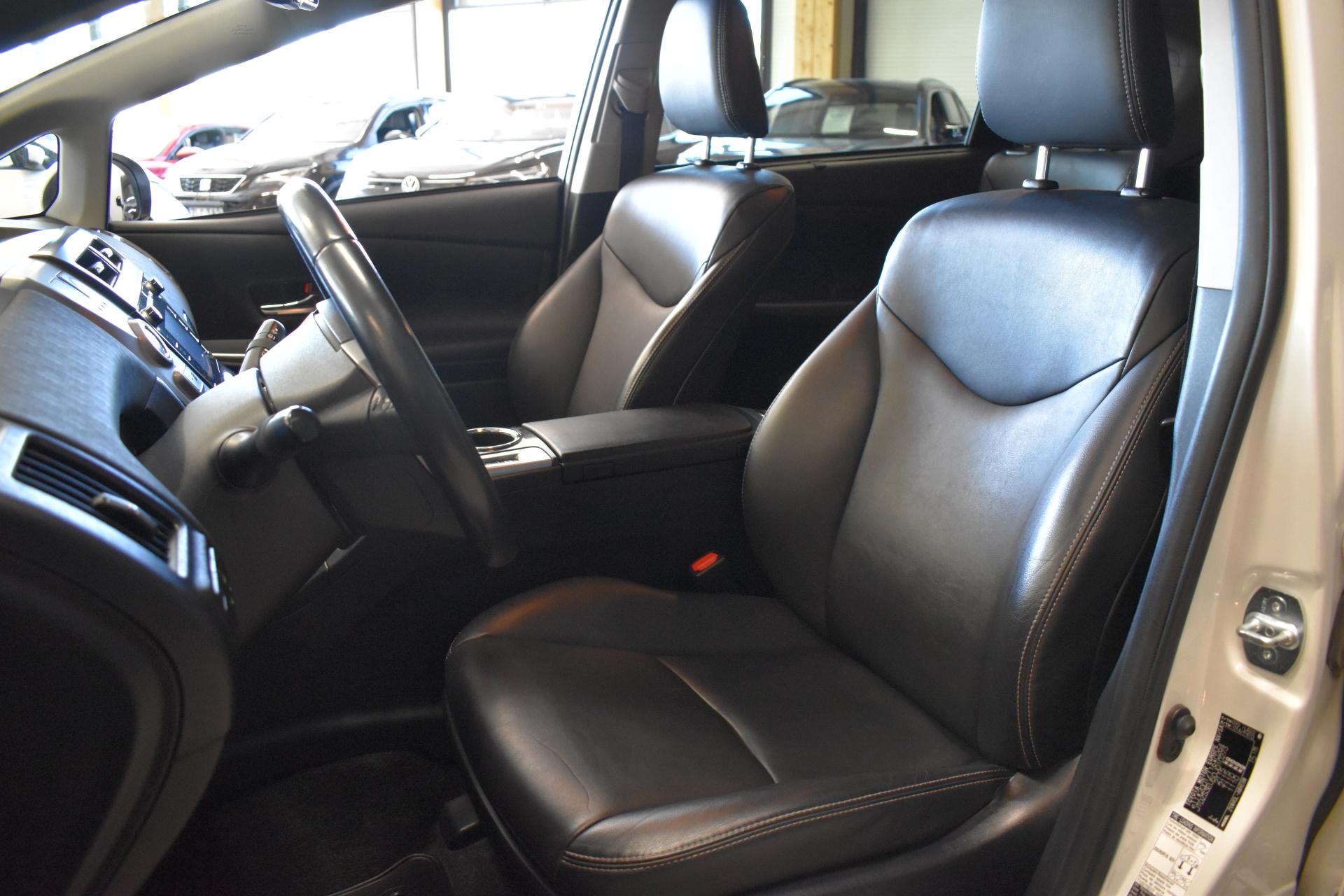 TOYOTA Prius+ 2016
