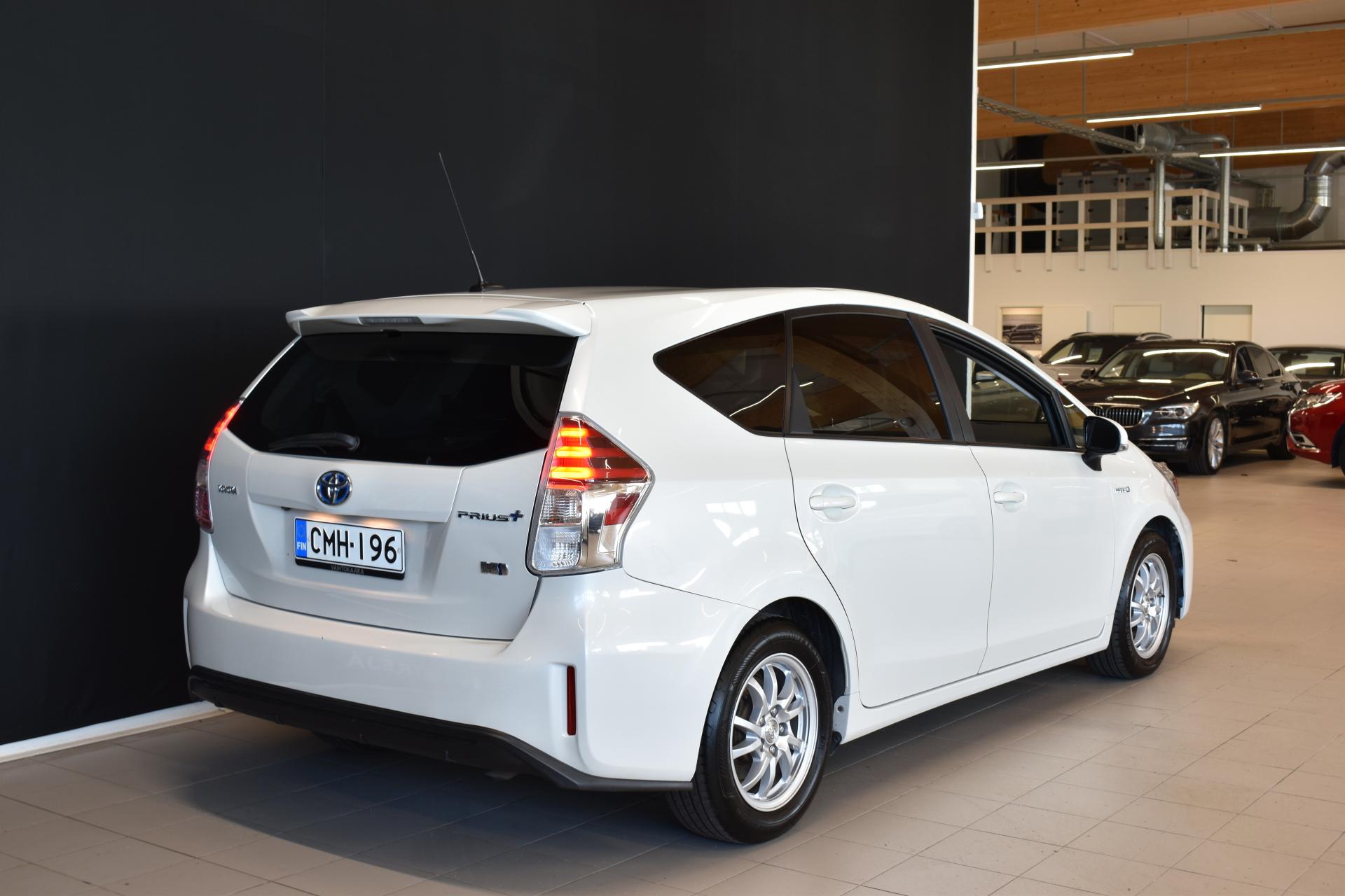 TOYOTA Prius+ 2016