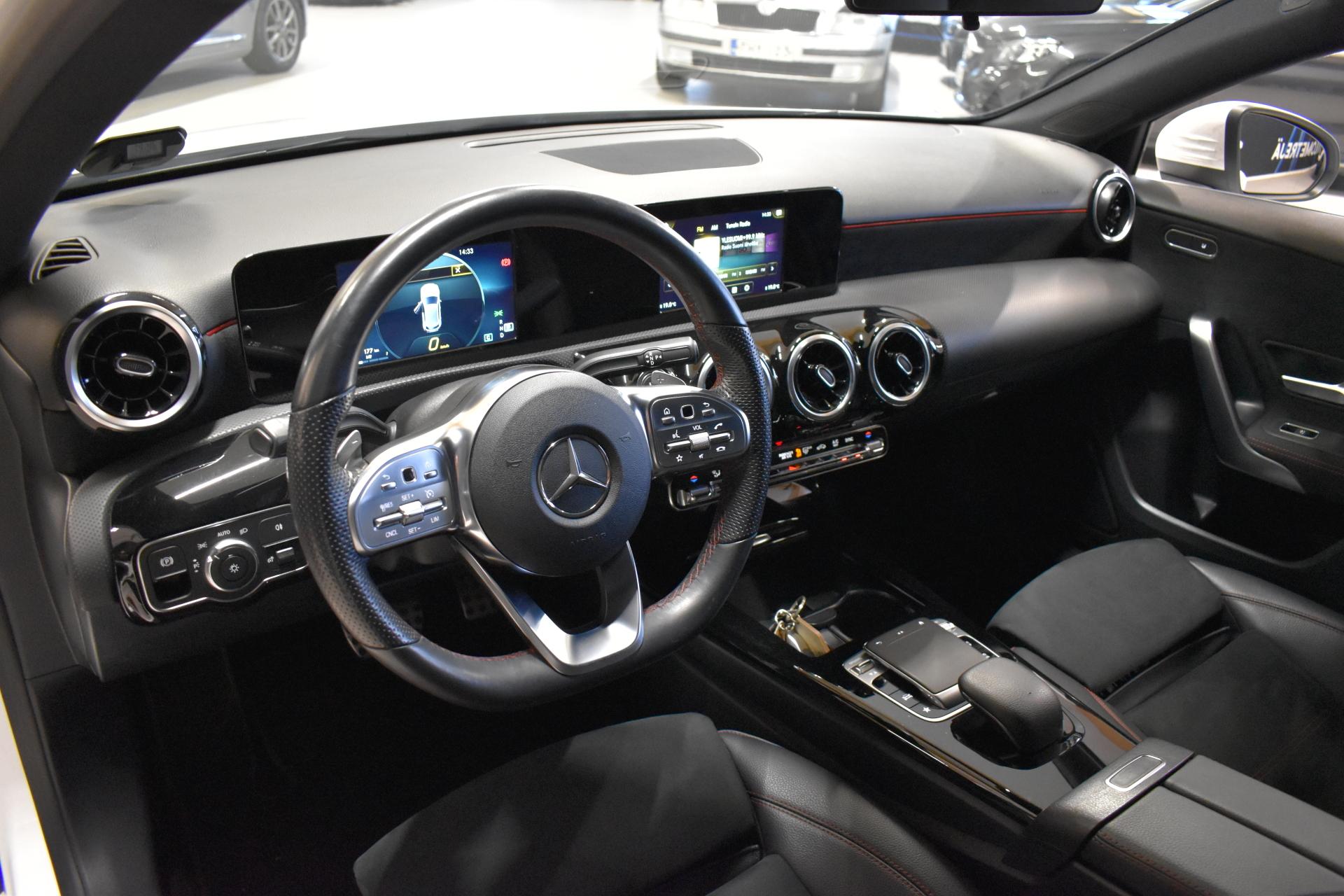 MERCEDES-BENZ A 2020