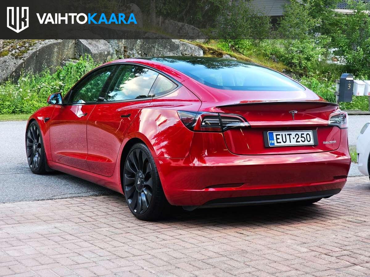 TESLA Model 3 2022