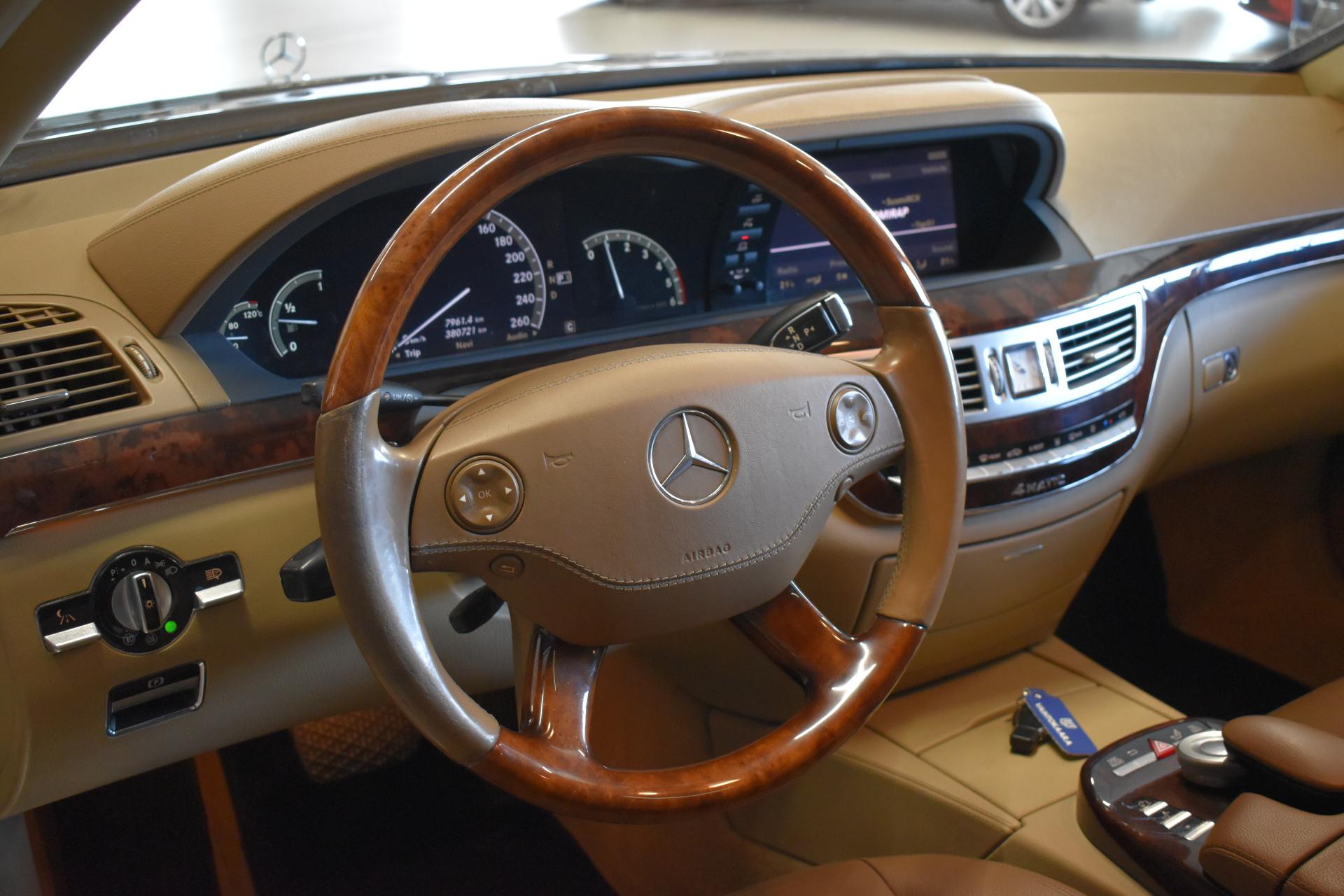 MERCEDES-BENZ S 2007