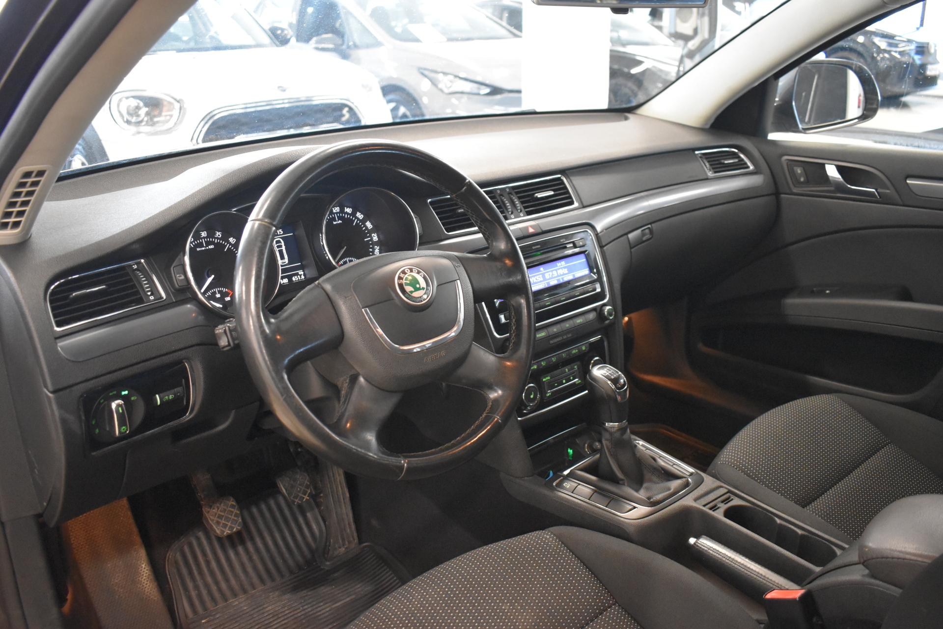 SKODA Superb 2010