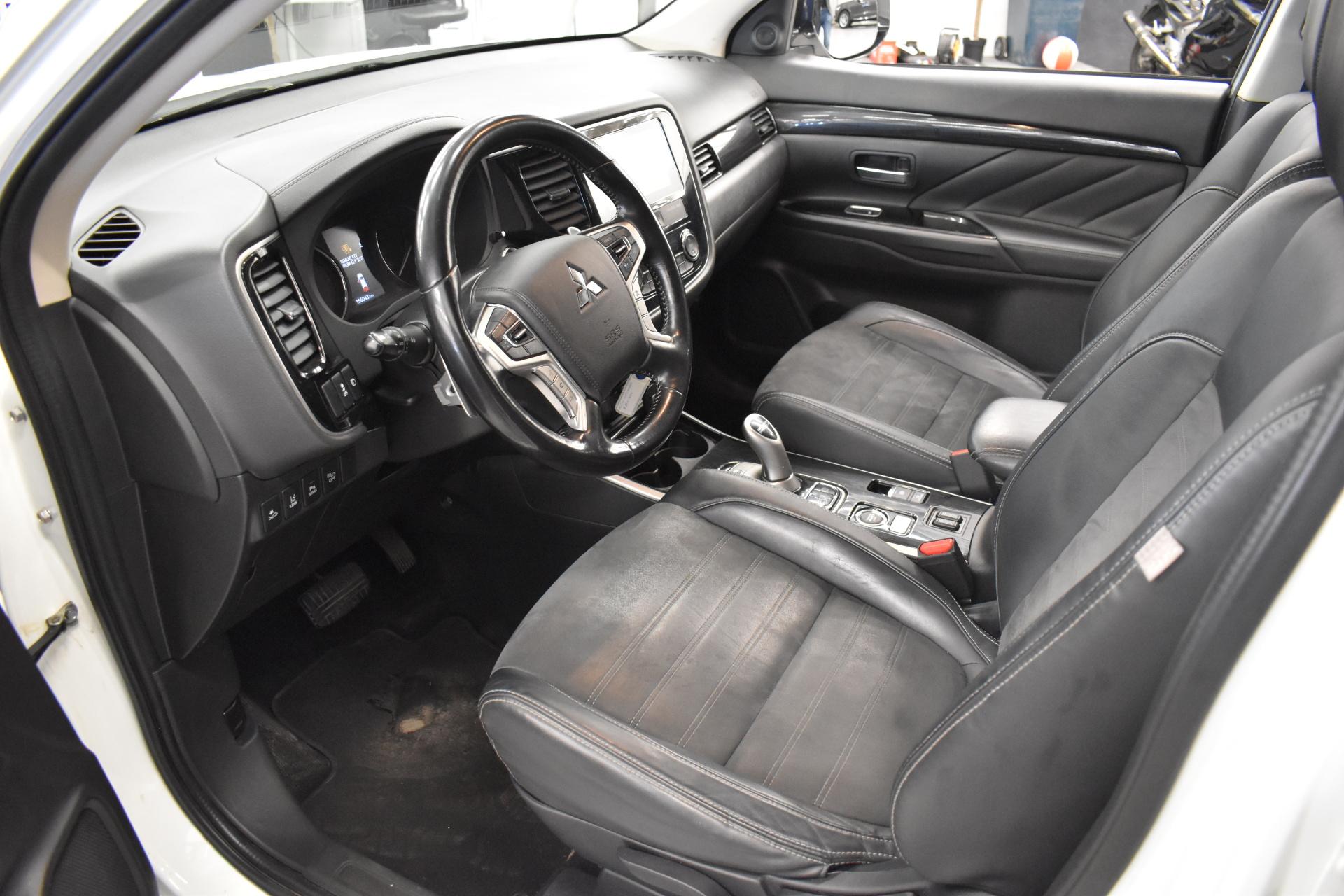 MITSUBISHI Outlander PHEV 2018