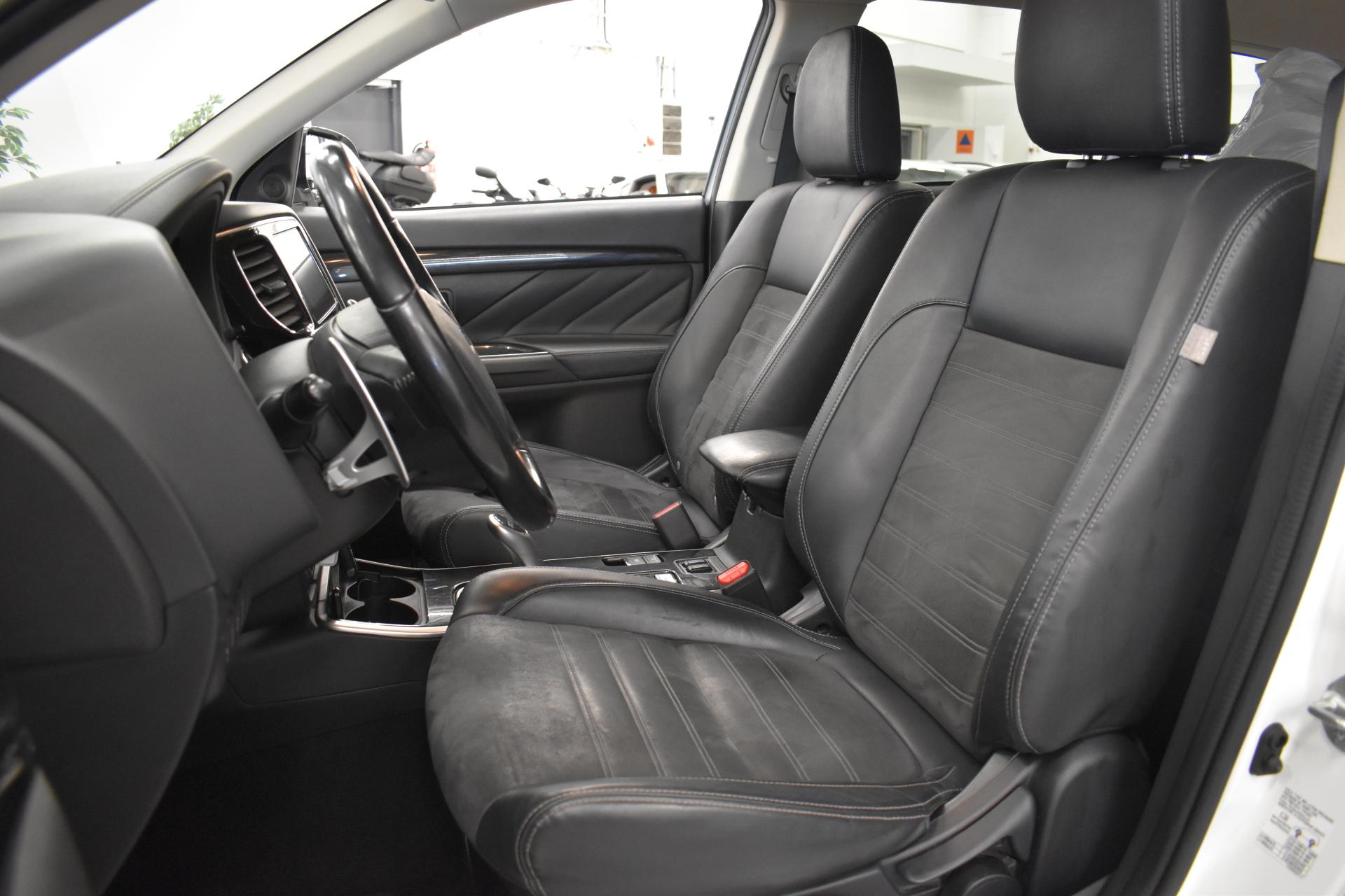 MITSUBISHI Outlander PHEV 2018