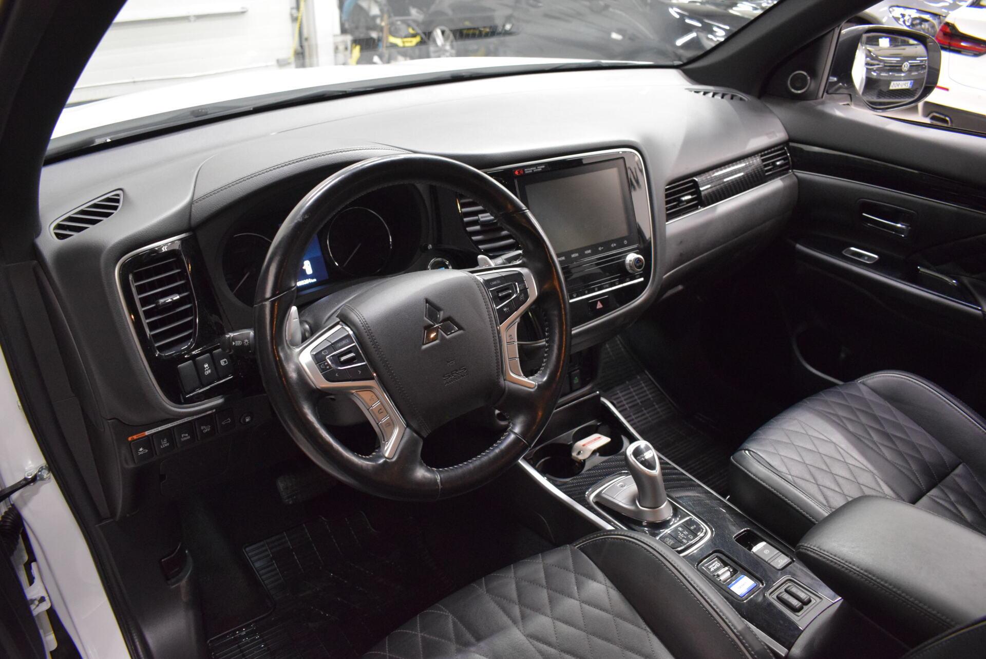 MITSUBISHI Outlander PHEV 2020