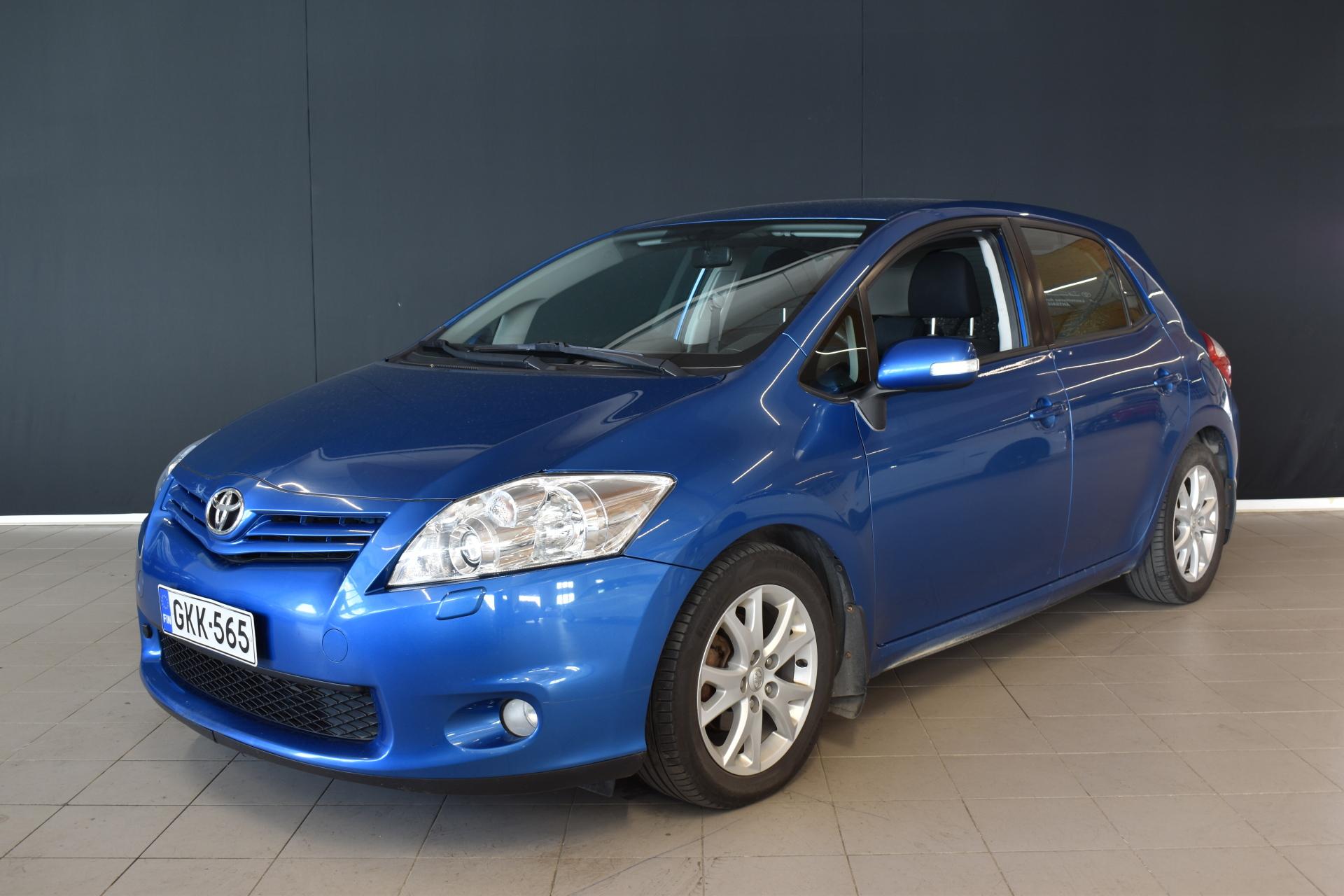 TOYOTA Auris 2012
