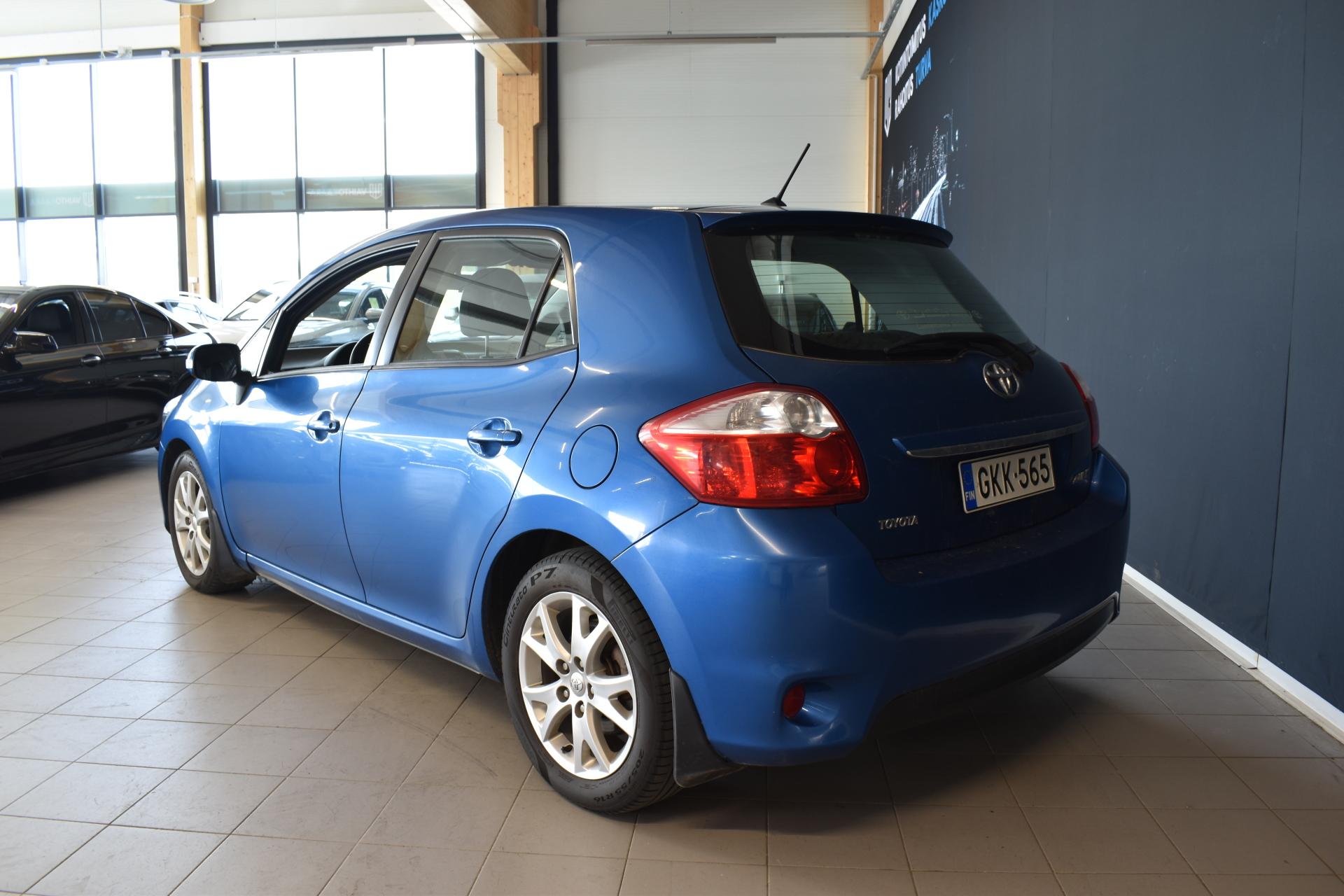 TOYOTA Auris 2012