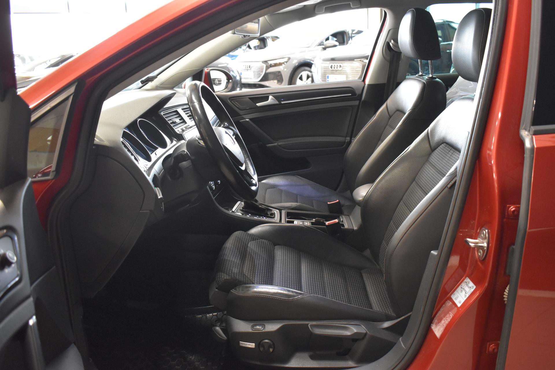 VOLKSWAGEN Golf 2013