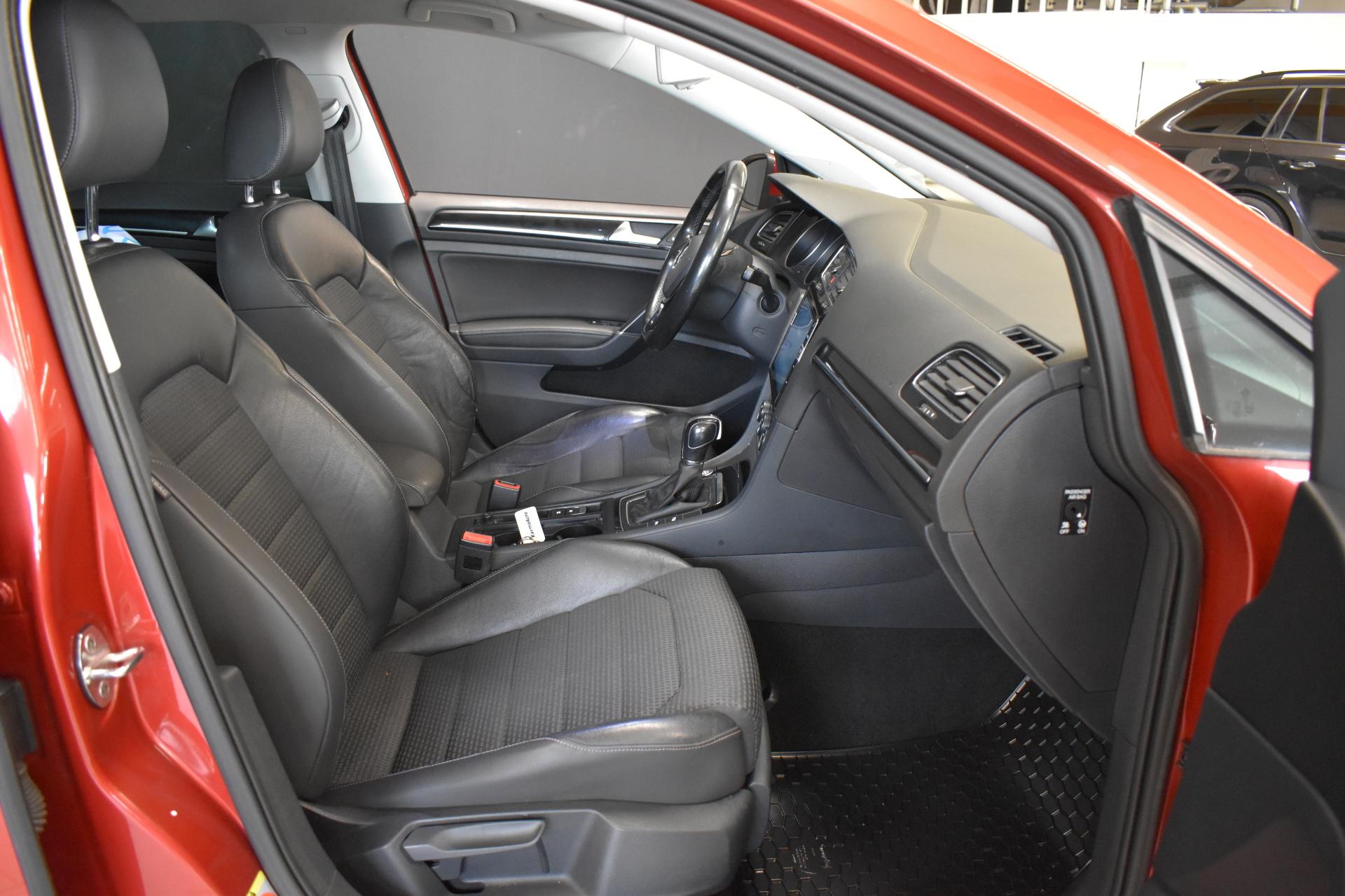 VOLKSWAGEN Golf 2013