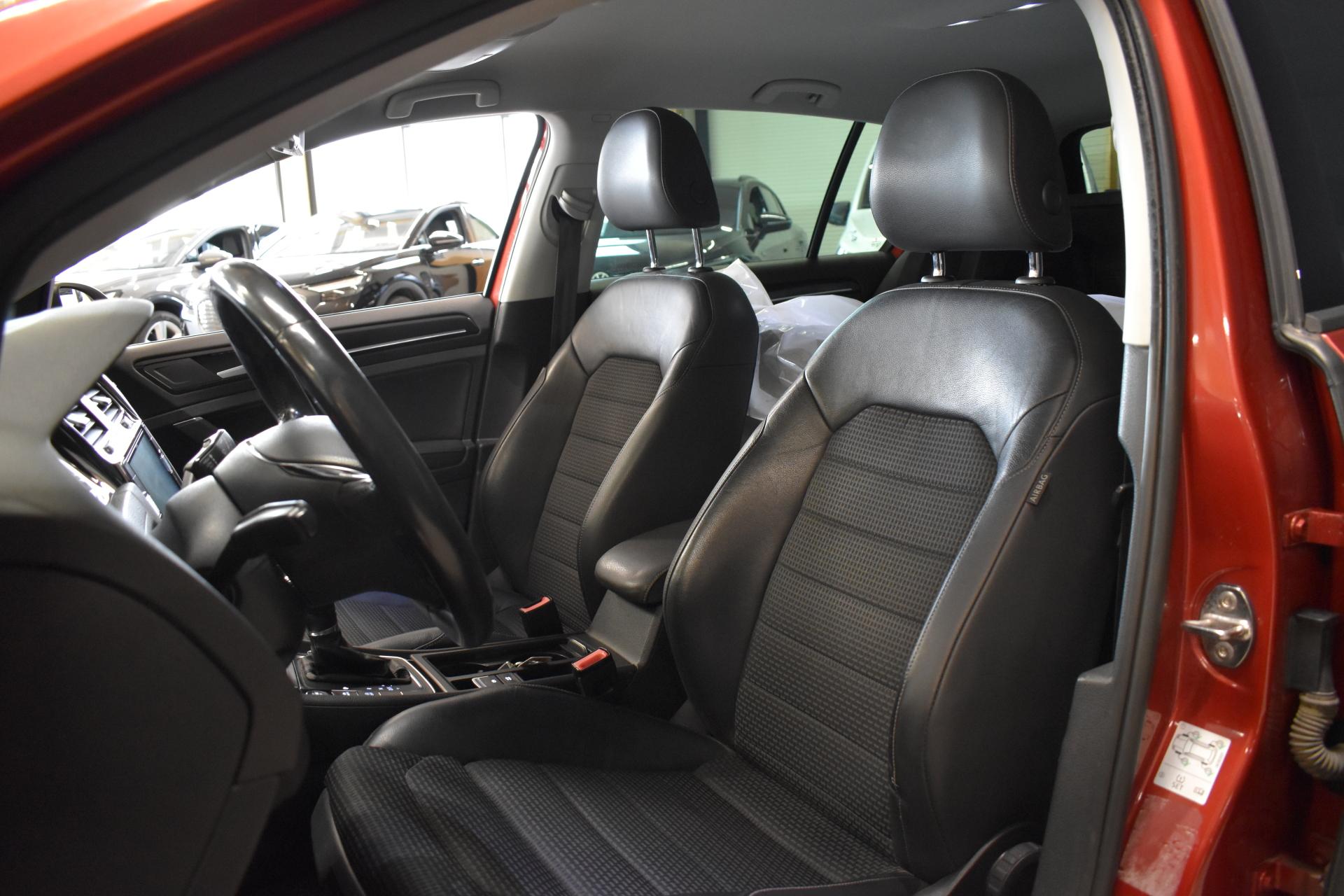 VOLKSWAGEN Golf 2013